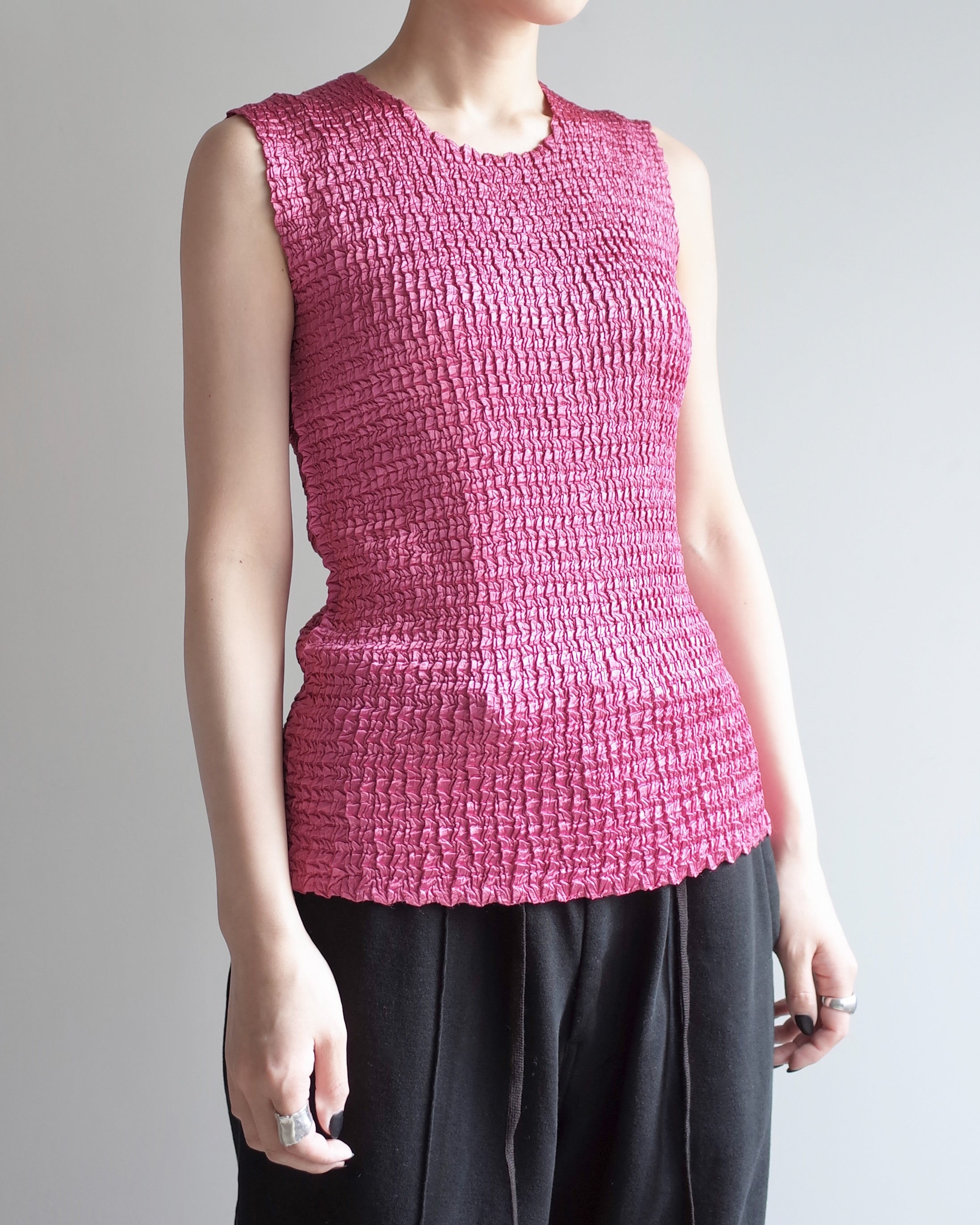 Used / PLEATS VEST