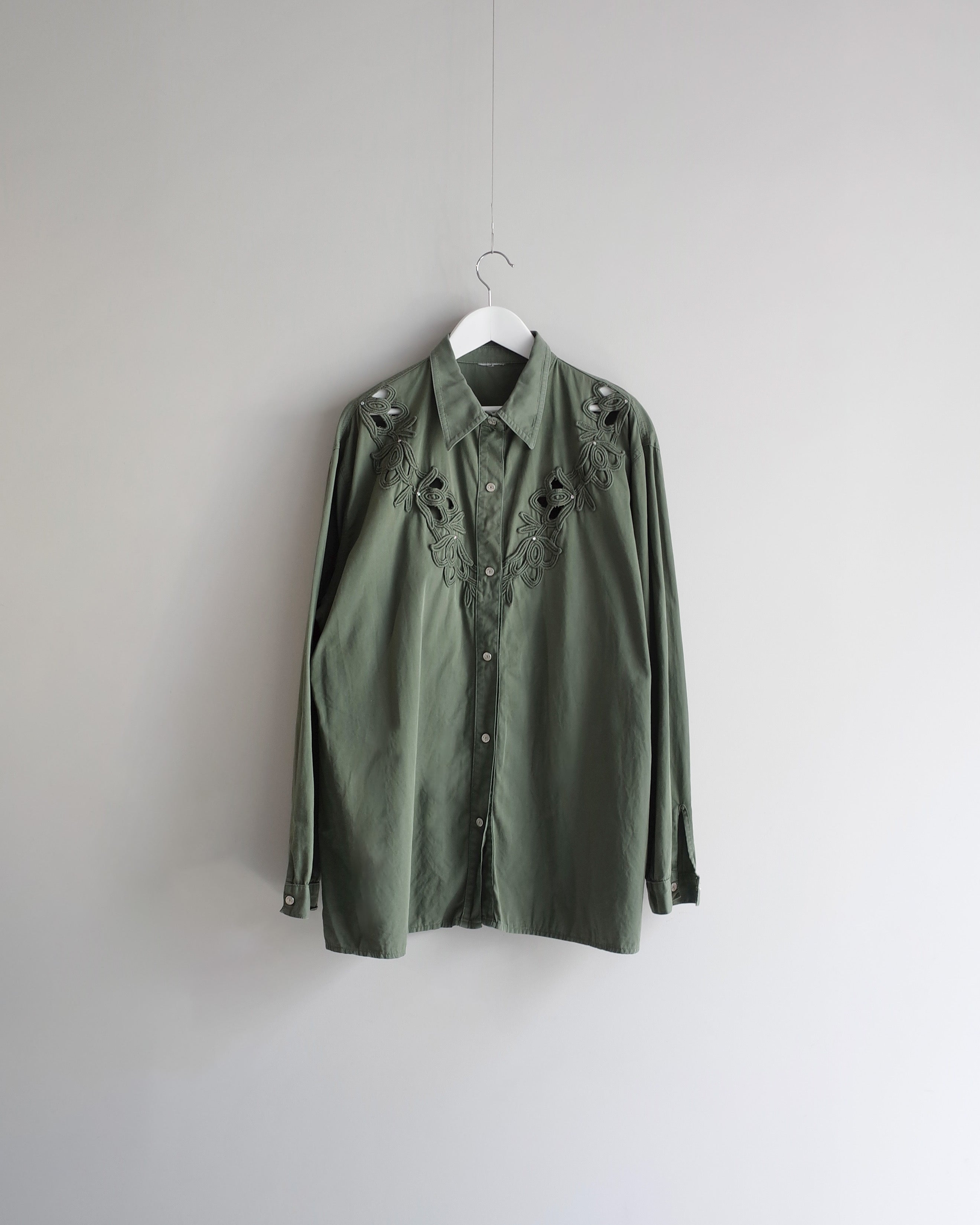 Used / EMBROIDERY COTTON SHIRT