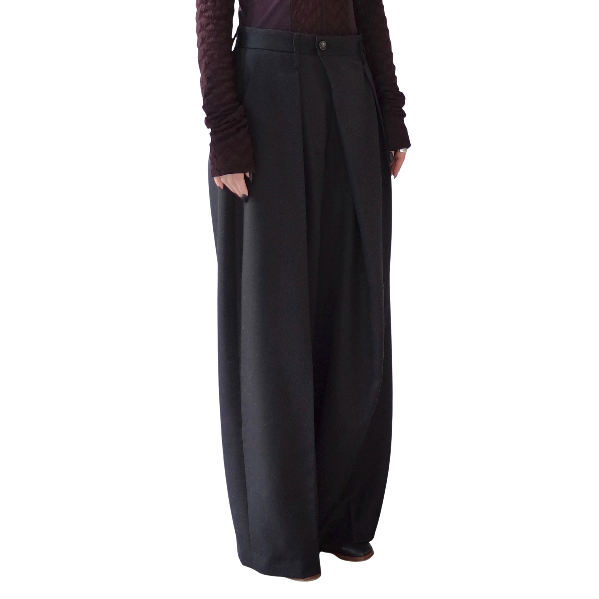 TWIST CURVE PANTS