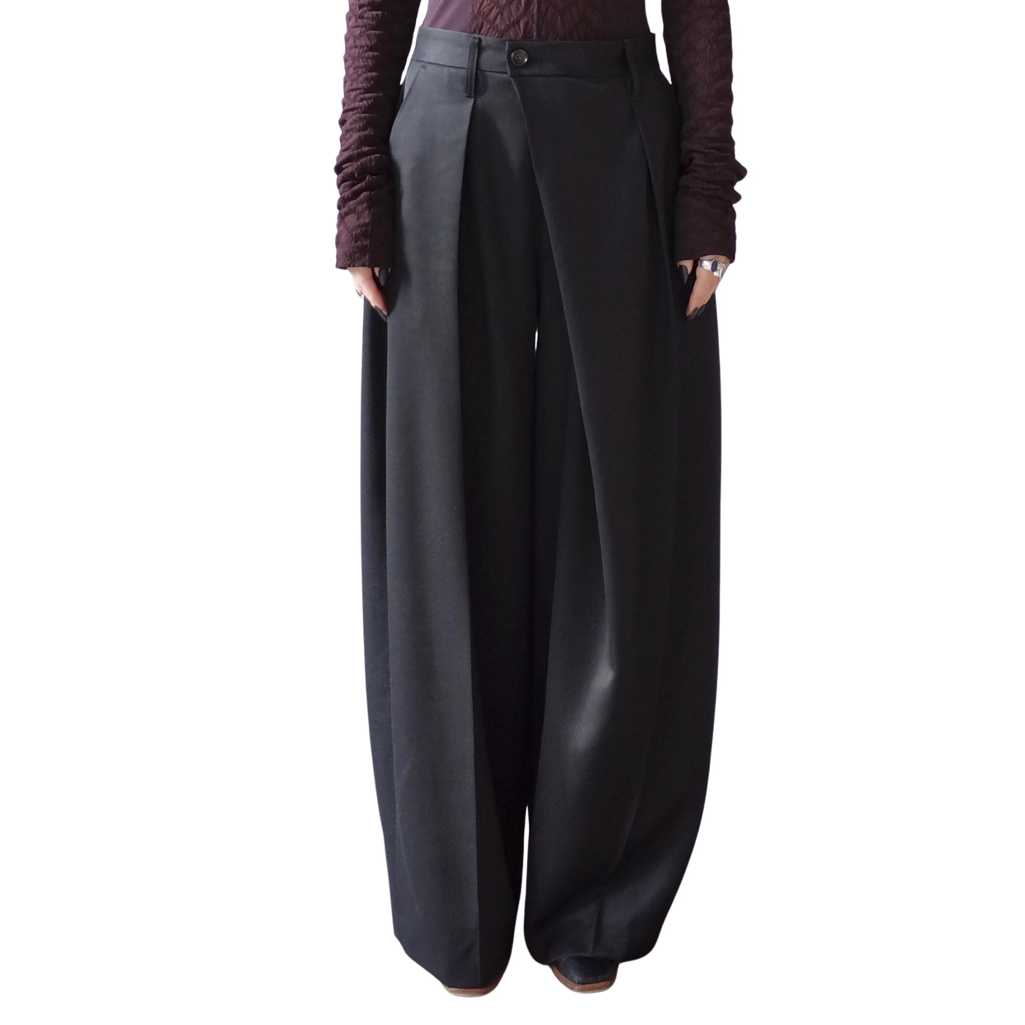 TWIST CURVE PANTS