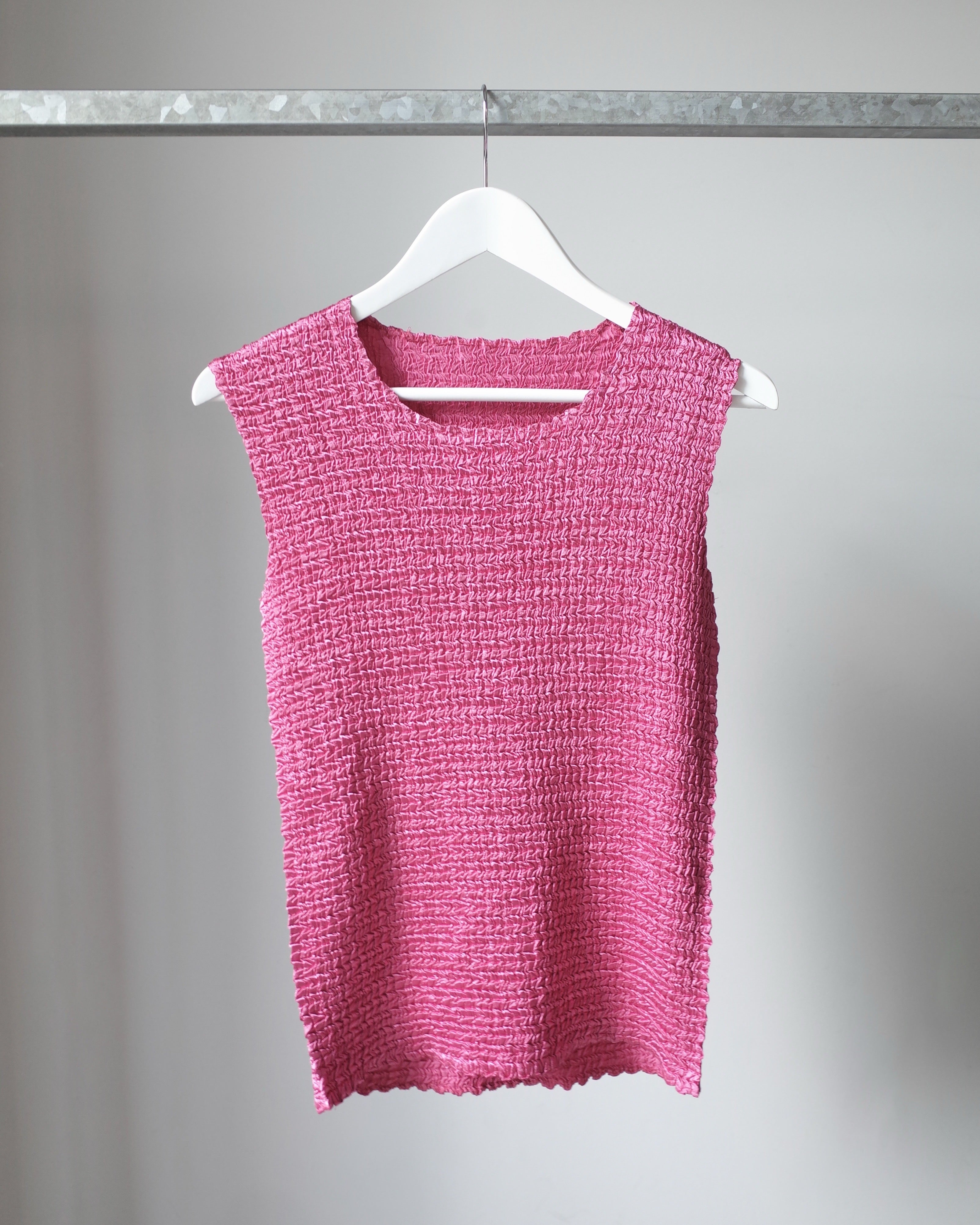 Used / PLEATS VEST