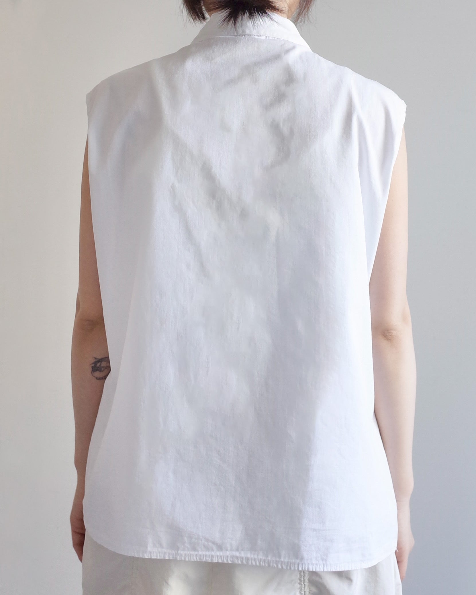 Used / SLEEVELESS LACE SHIRT