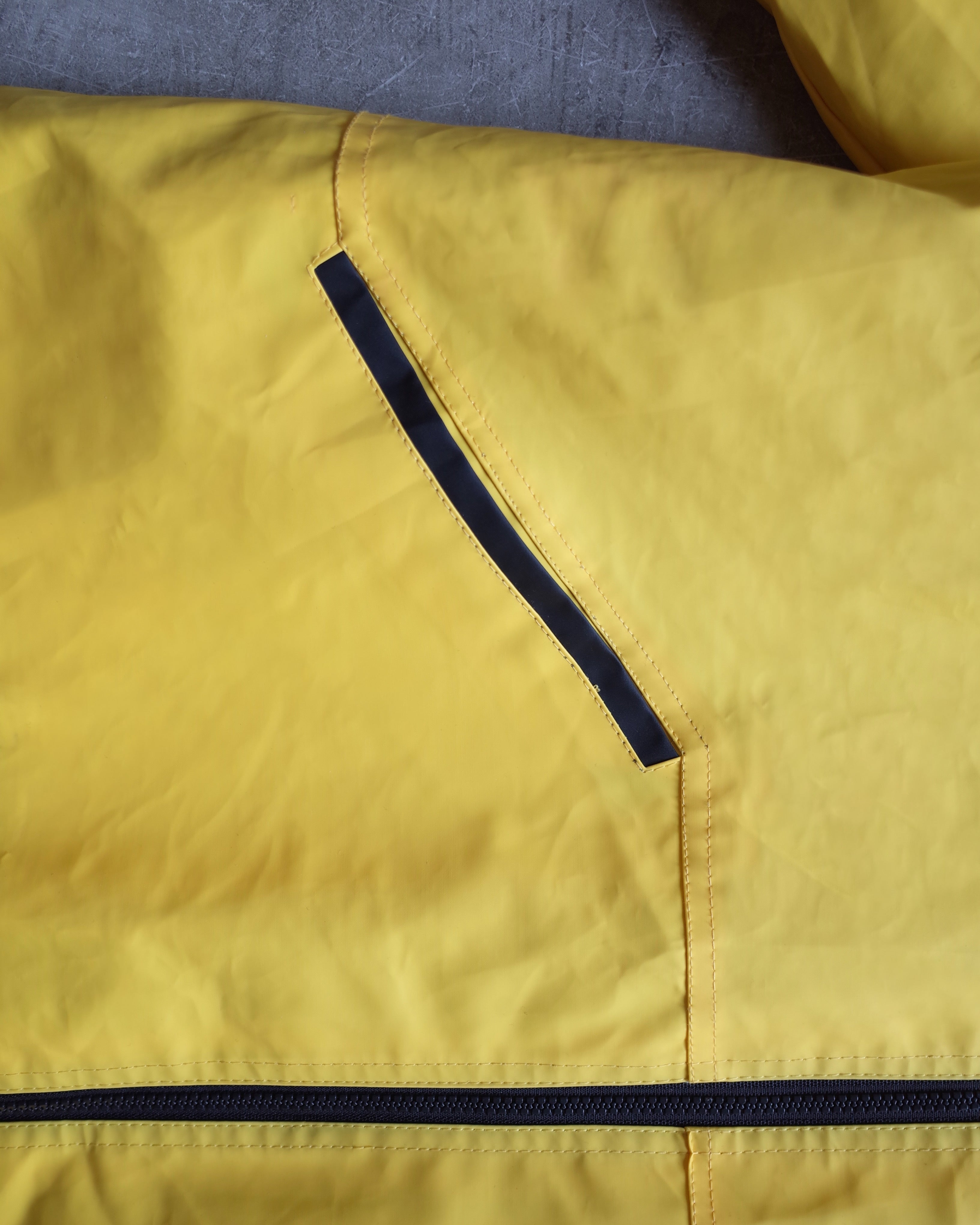 Used / RAIN COAT