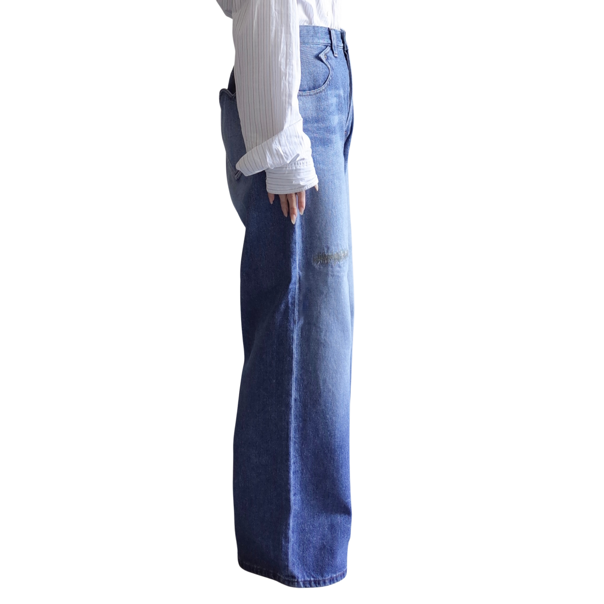 DISTRESSED LOVELY JEANS