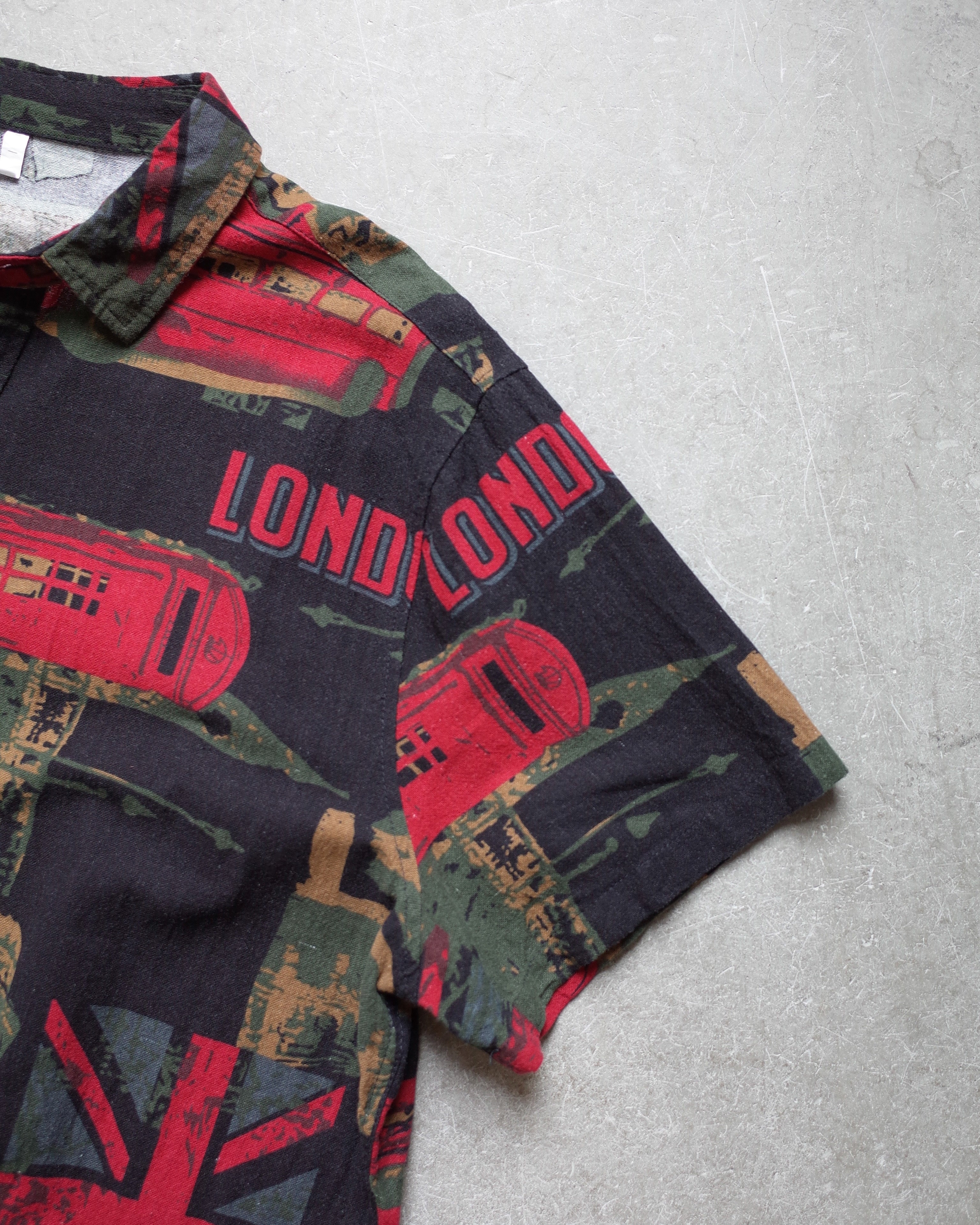 Used / HALF SLEEVE SHIRT