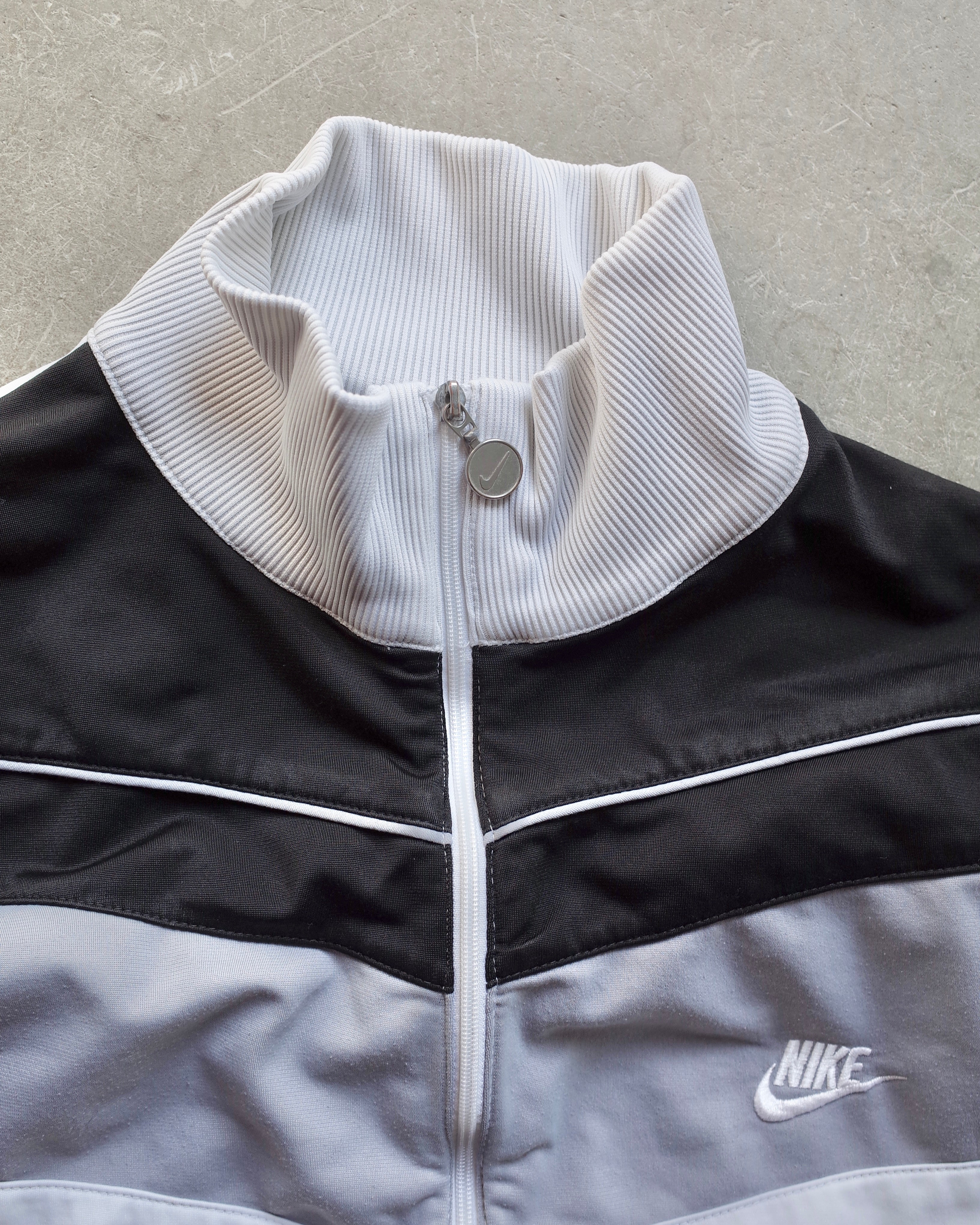 Used / NIKE TRACK JACKET