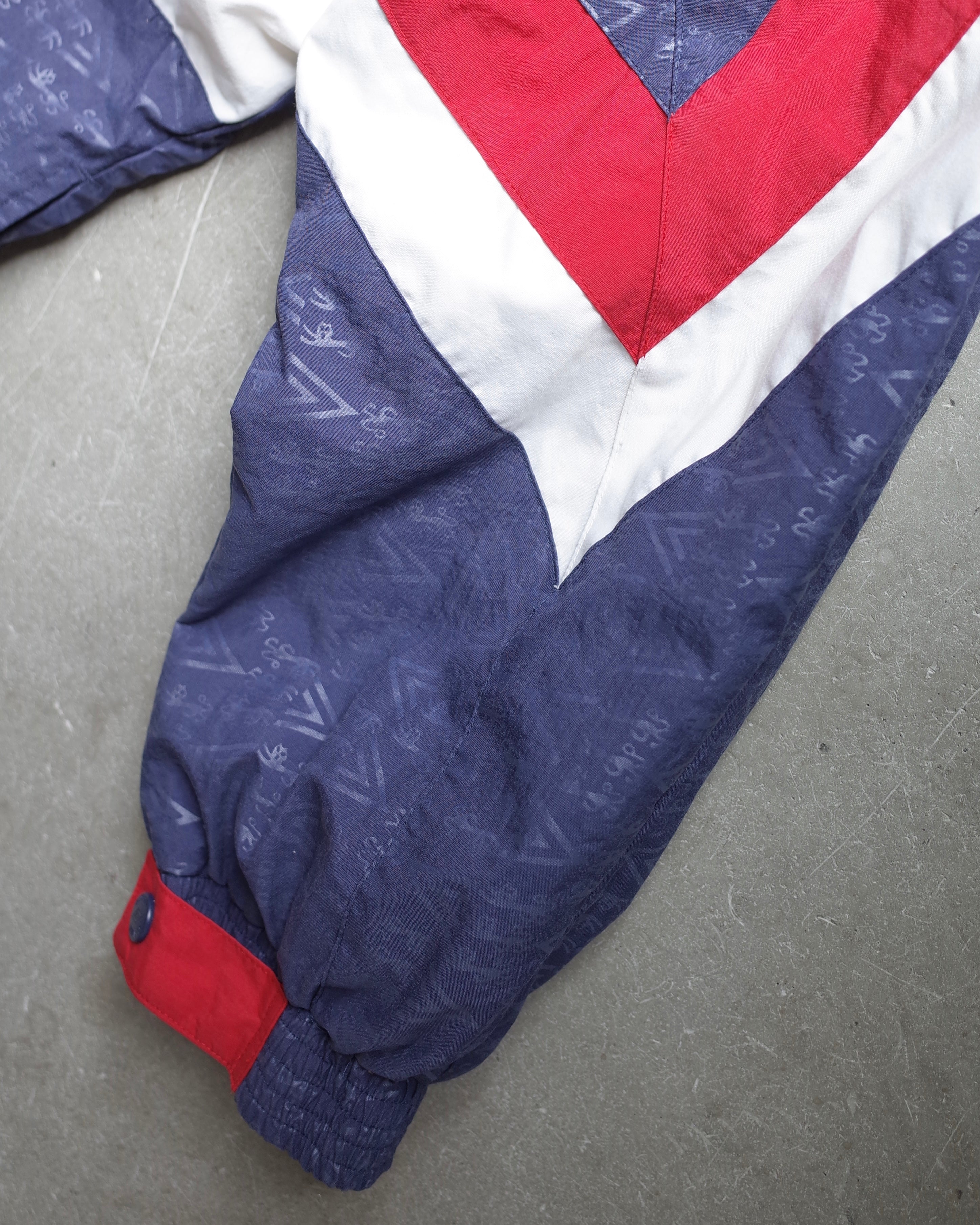 Used / unbro NYLON JACKET