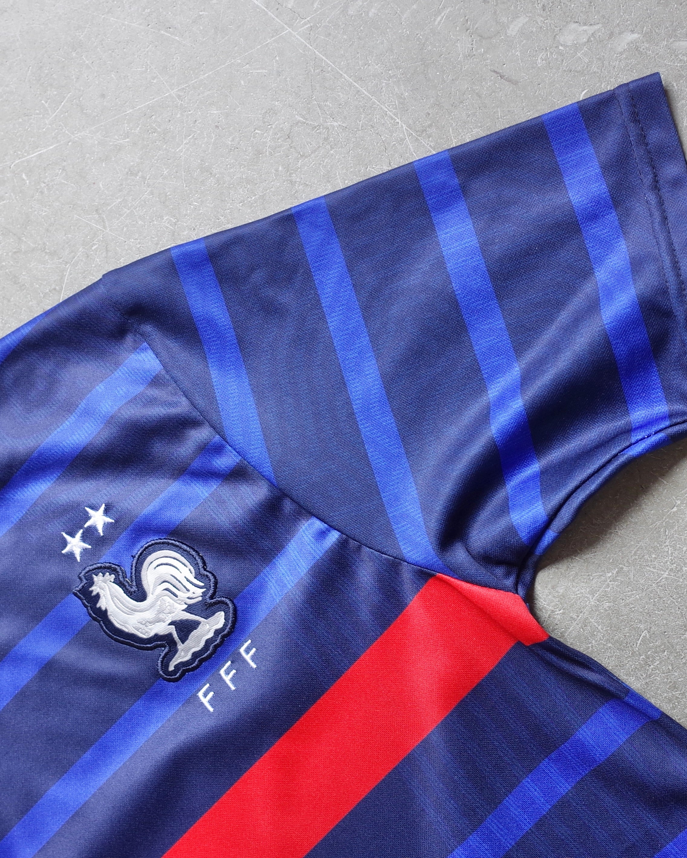Used / 2020s NIKE KYLIAN MBAPPÉ FRANCE 10 REPLICA JERSEY