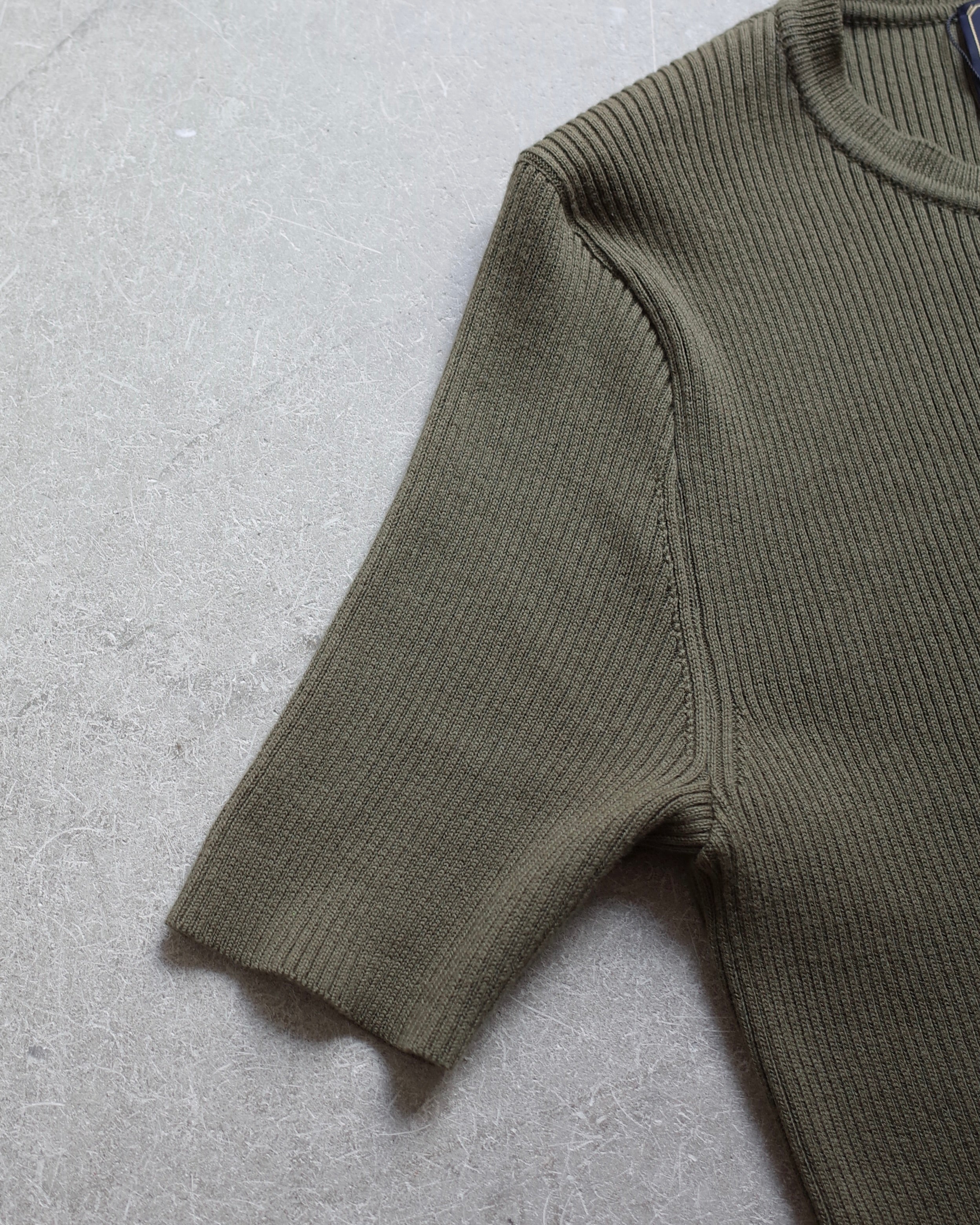 BASIC RIBBED SHORT SLEEVE PULLOVER