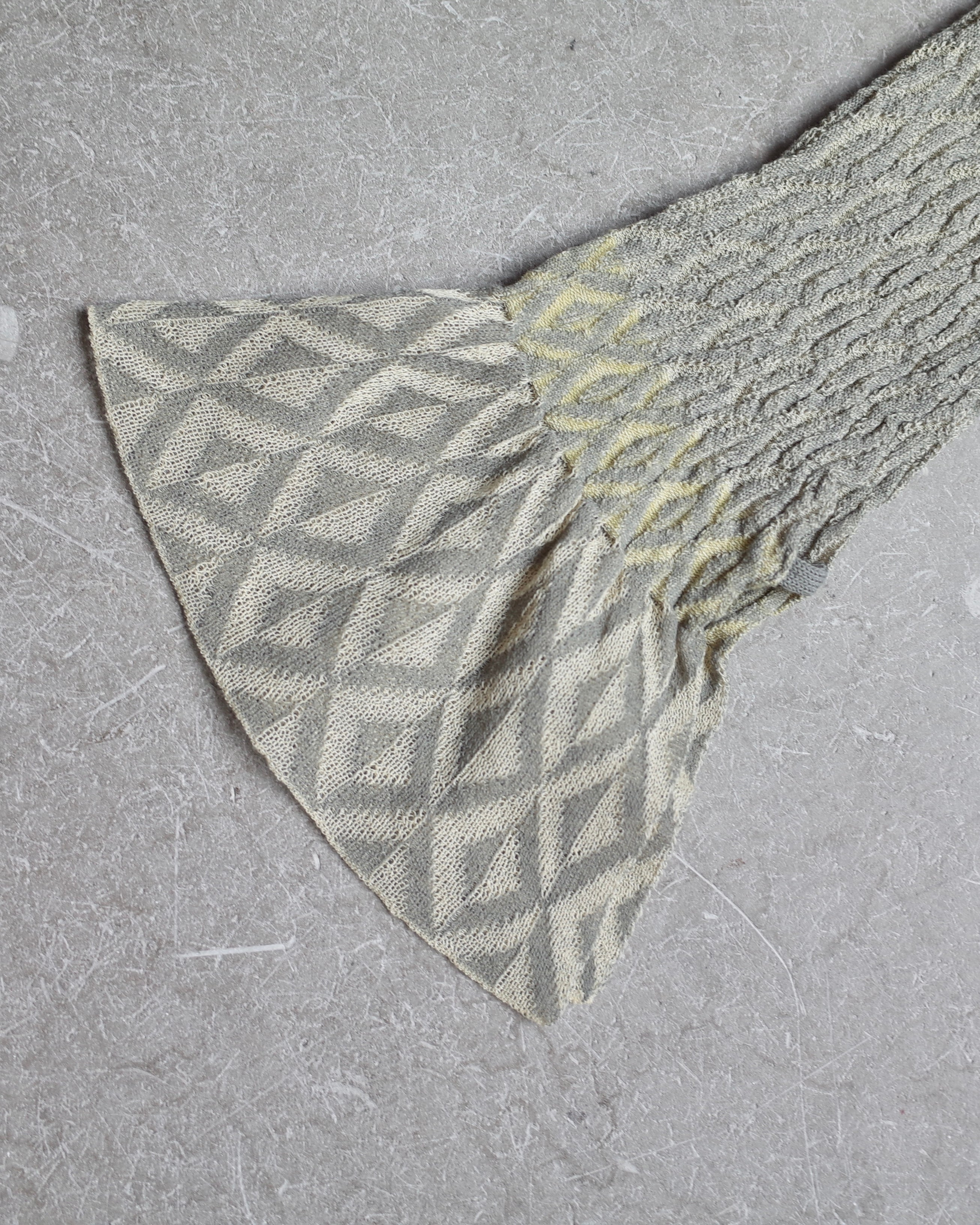 【期間限定】LINKS PATTERN SLEEVE SLIT PULLOVER