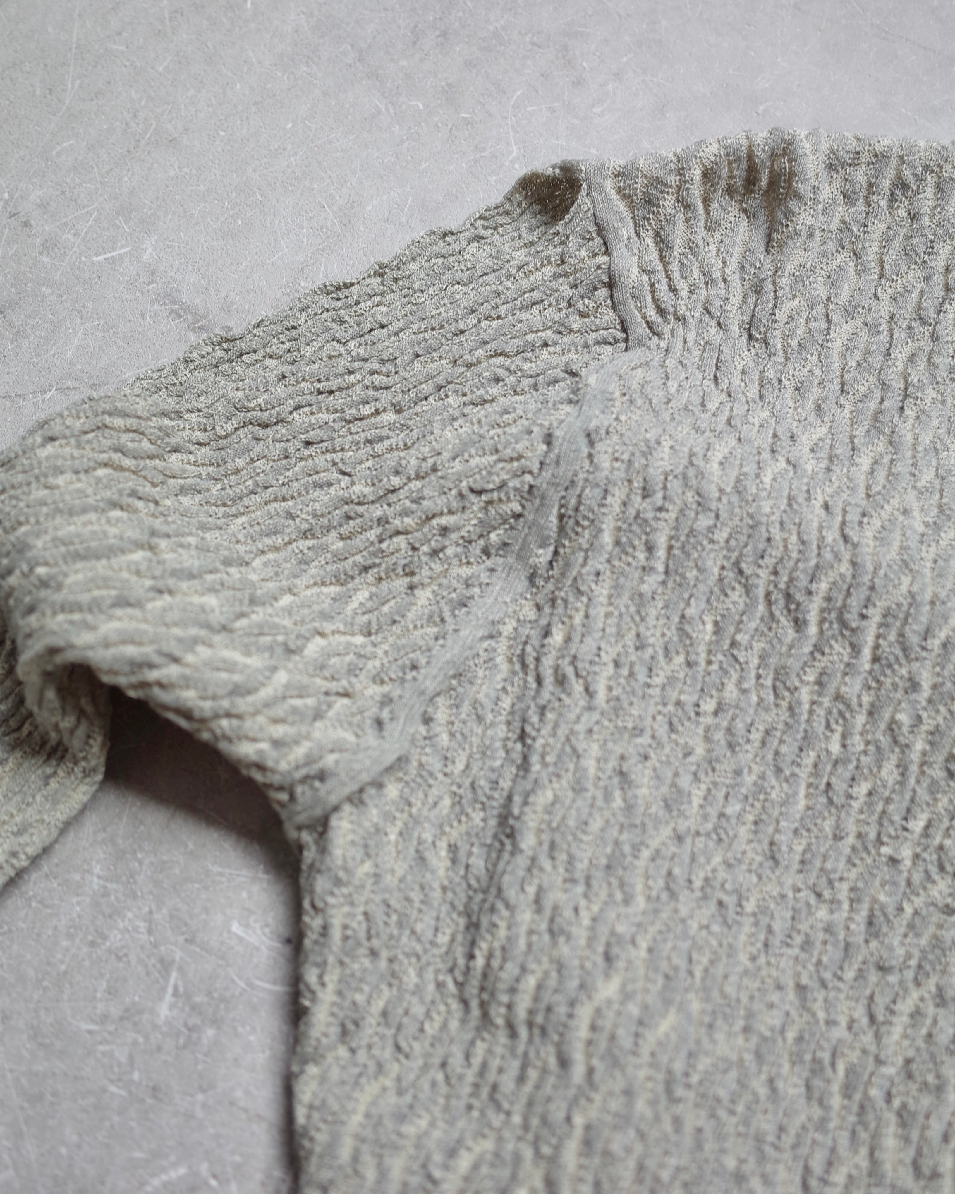 【期間限定】LINKS PATTERN SLEEVE SLIT PULLOVER