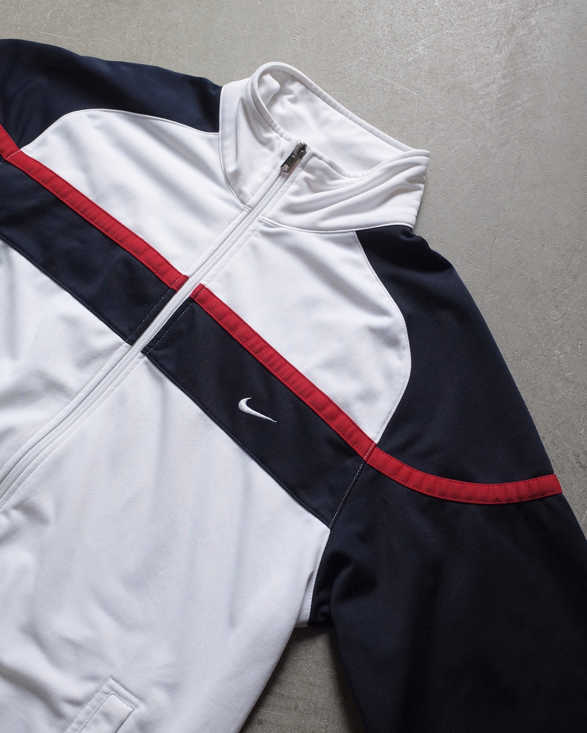 Used / NIKE TRACK JACKET