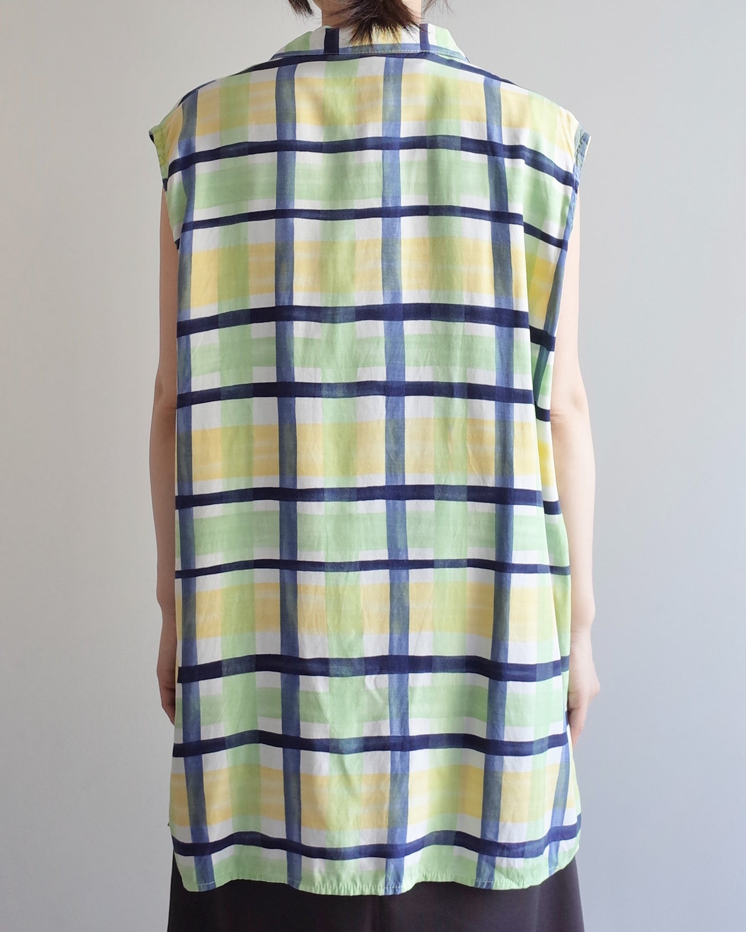 Used / SLEEVELESS SHIRT