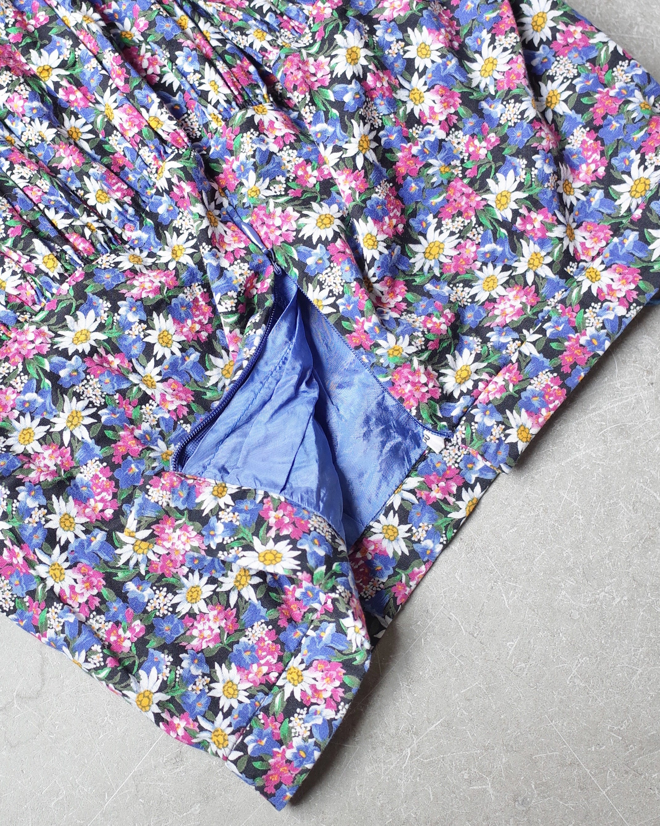 Used / LONG FLARE SKIRT
