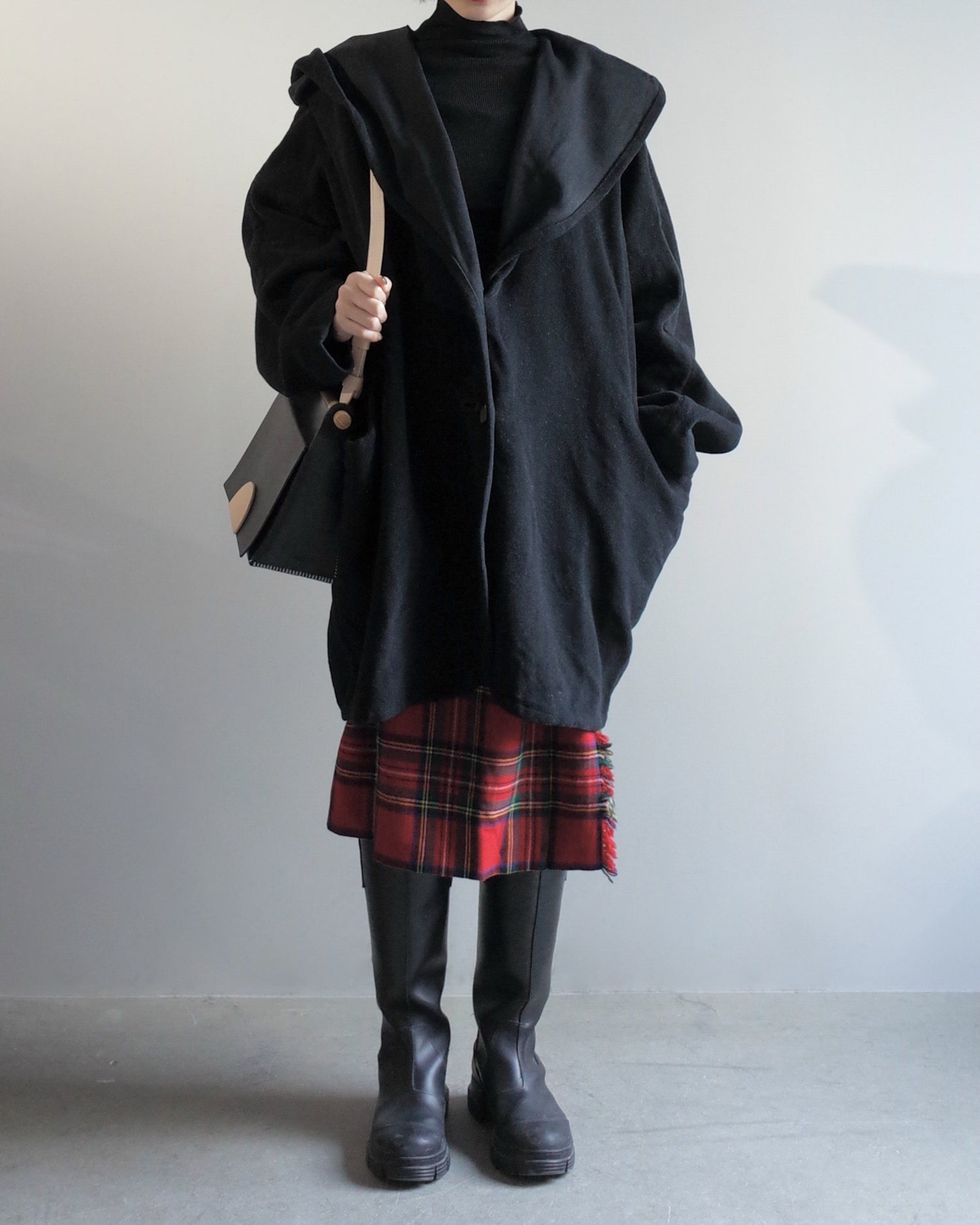 Used / HOODIED CAPE COAT