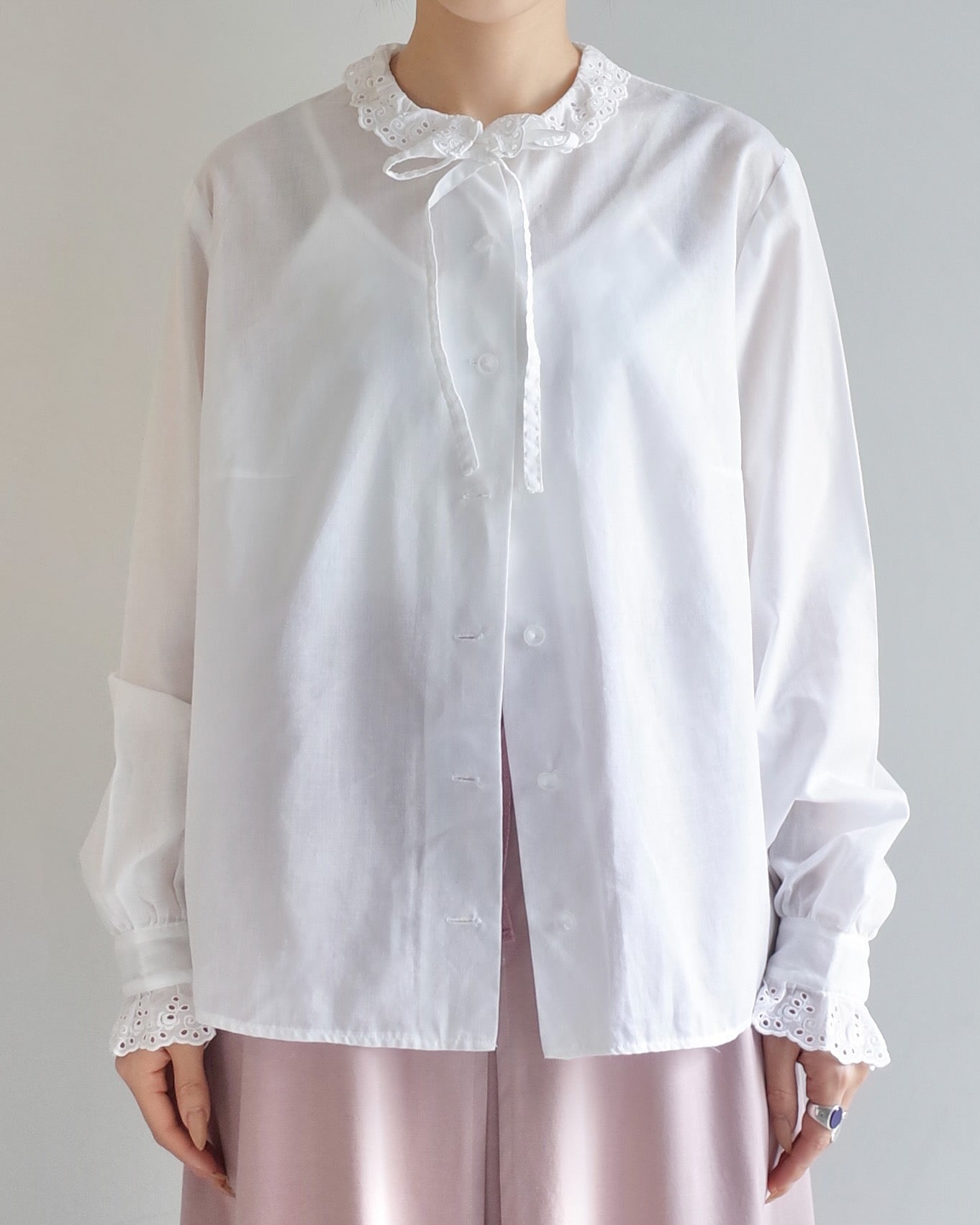 Used / COTTON LACE BLOUSE