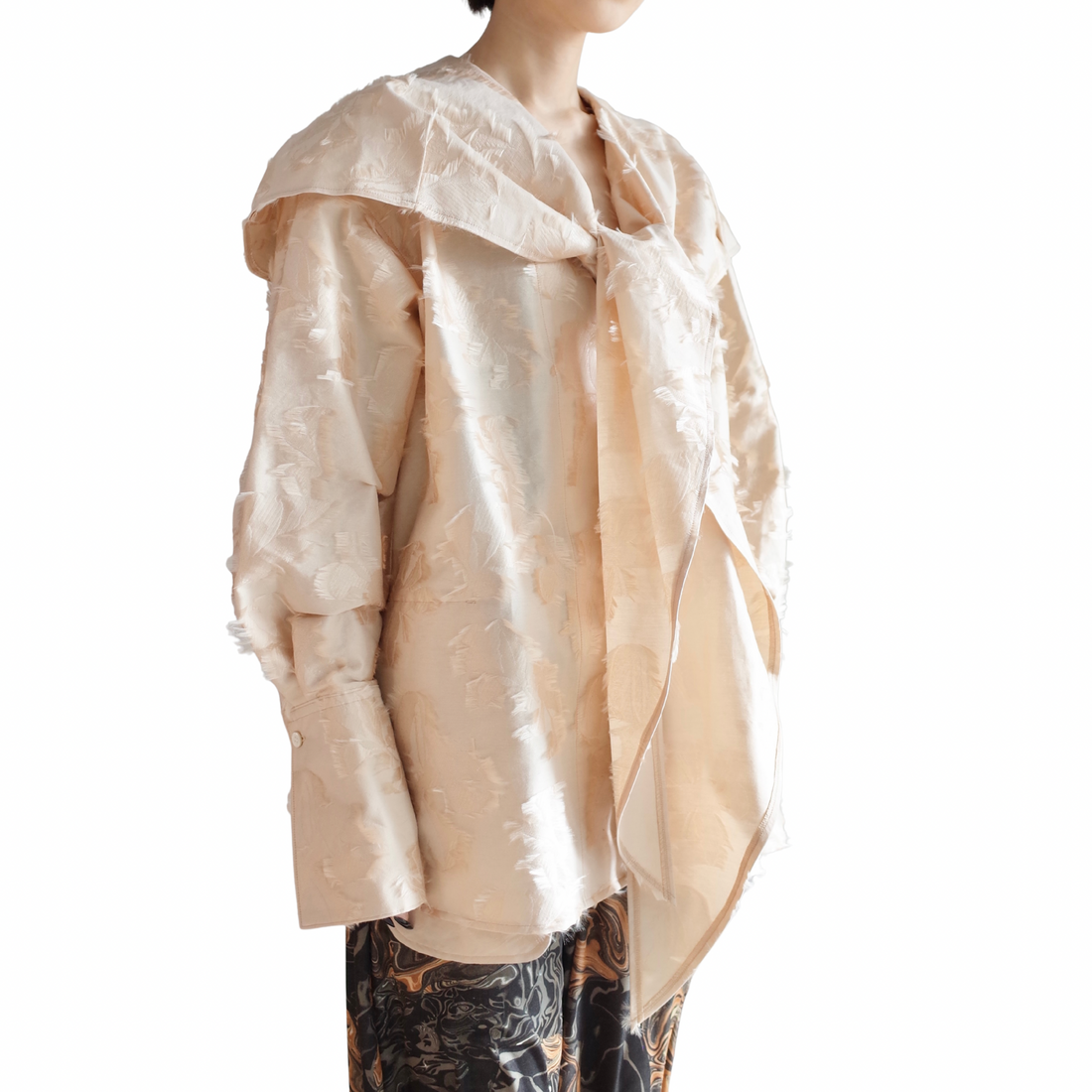 JACQUARD LEAF COLLAR BLOUSE