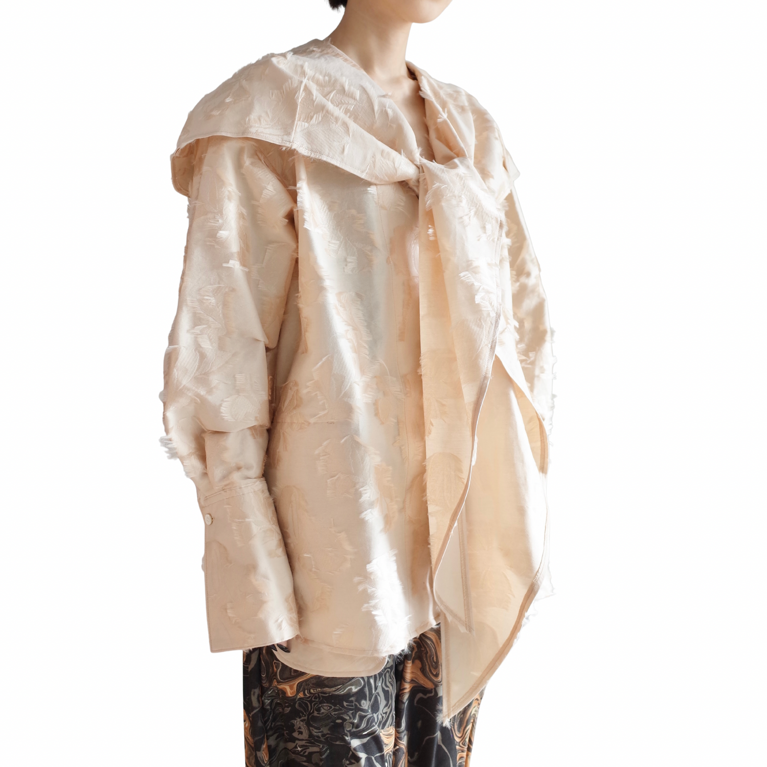 JACQUARD LEAF COLLAR BLOUSE