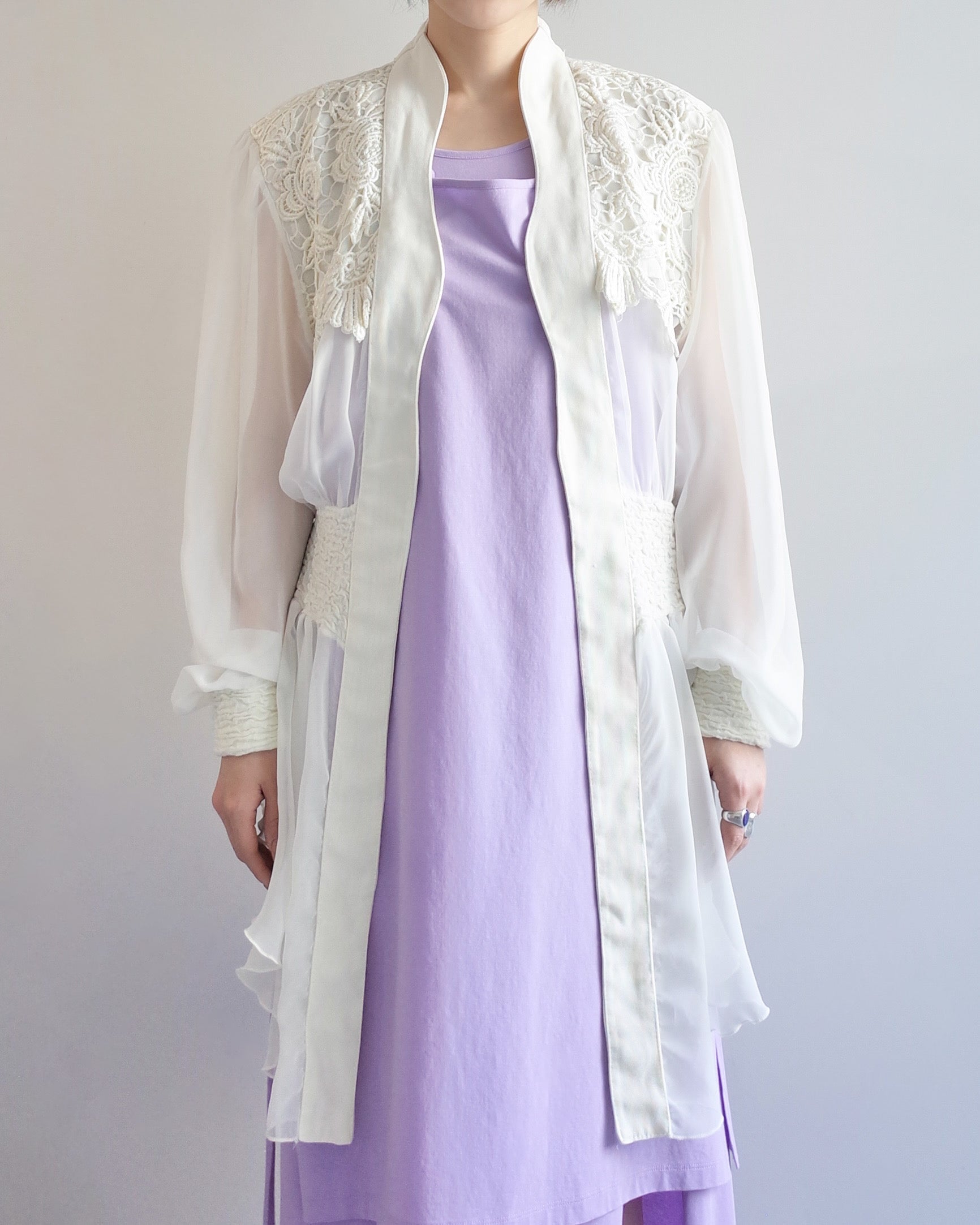 Used / LACE GOWN