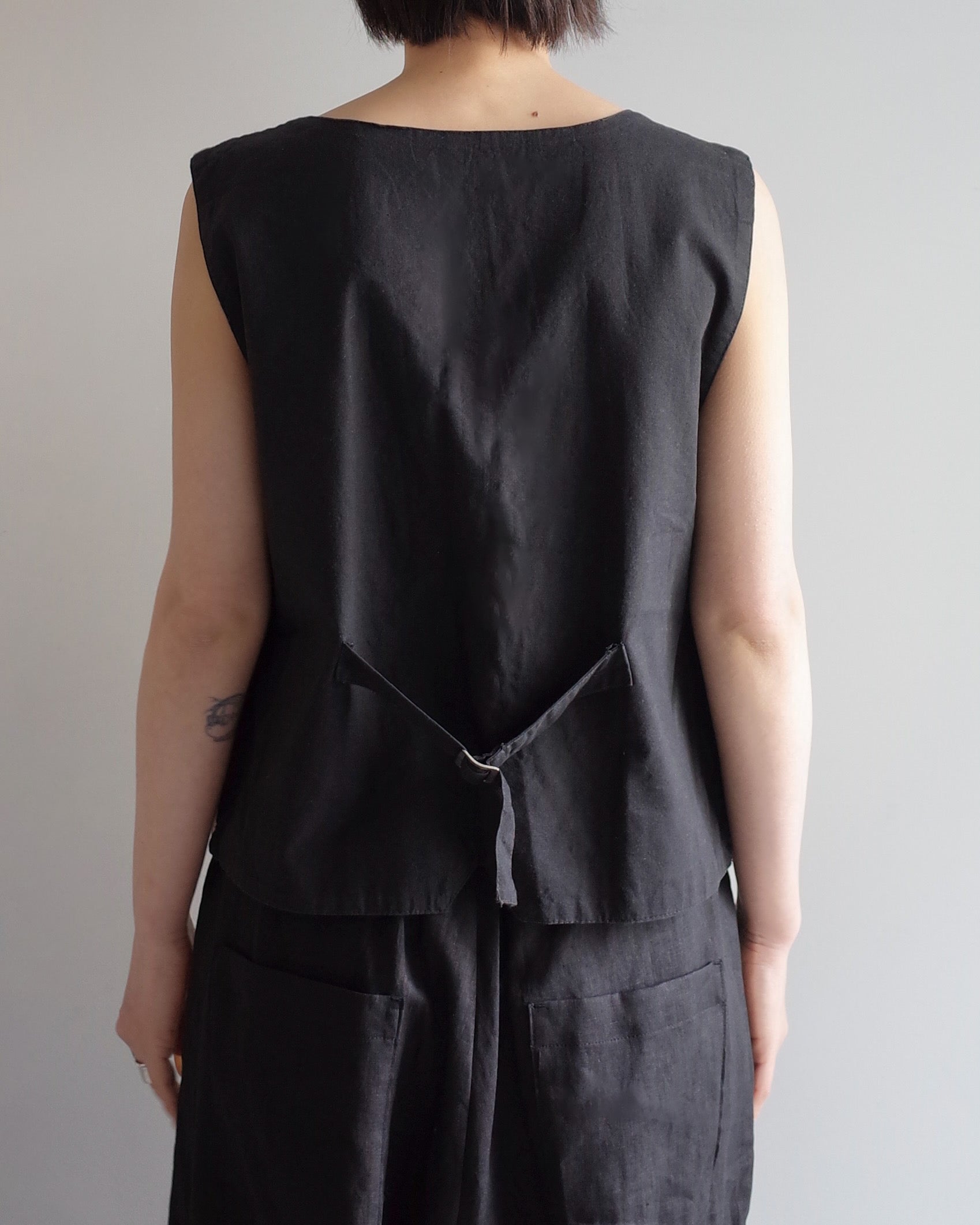 Used / VEST
