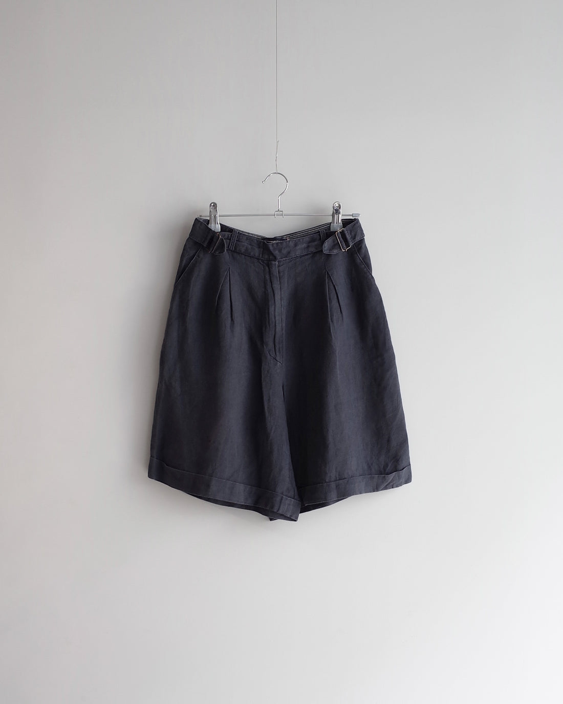 Used  / ARMANI JEANS LINEN GURKHA SHORTS