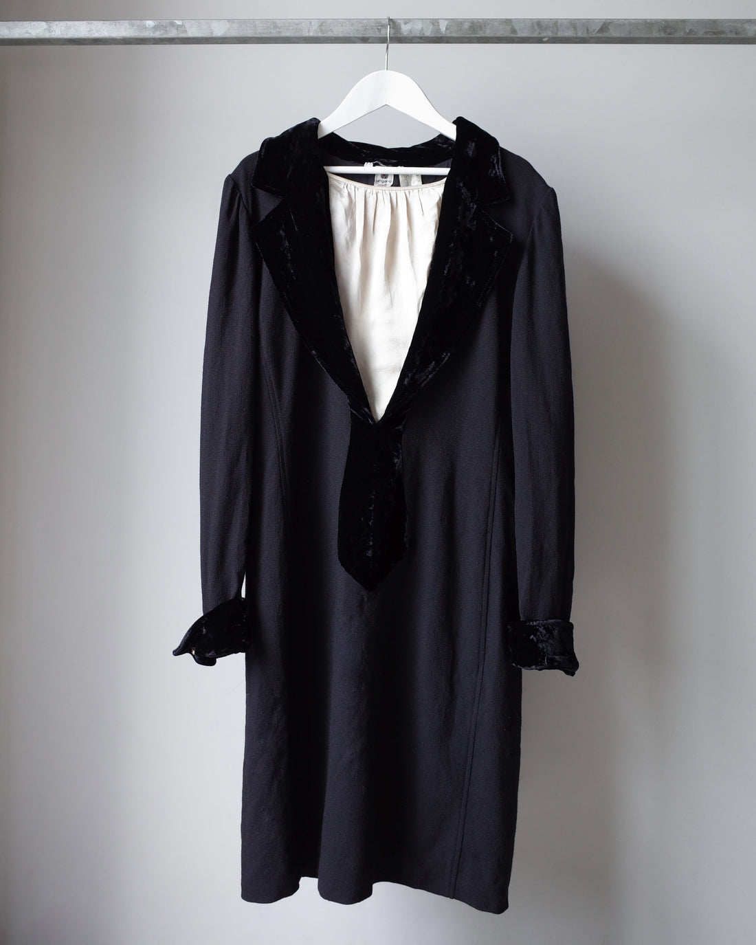 Used / VELOUR COLLAR ONEPIECE