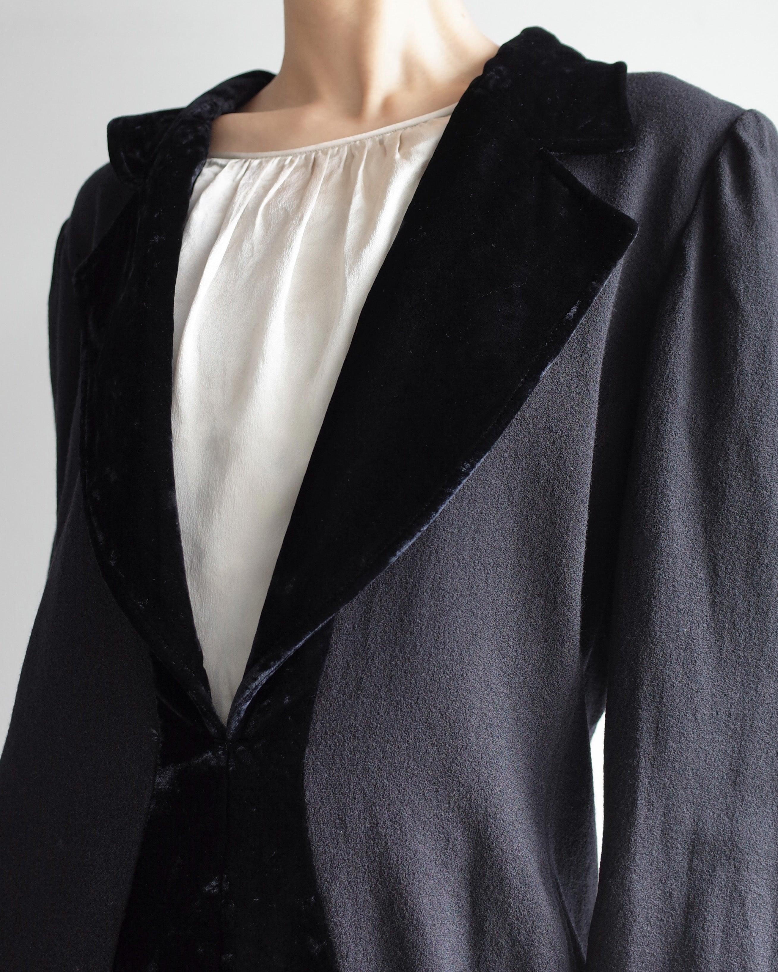 Used / VELOUR COLLAR ONEPIECE