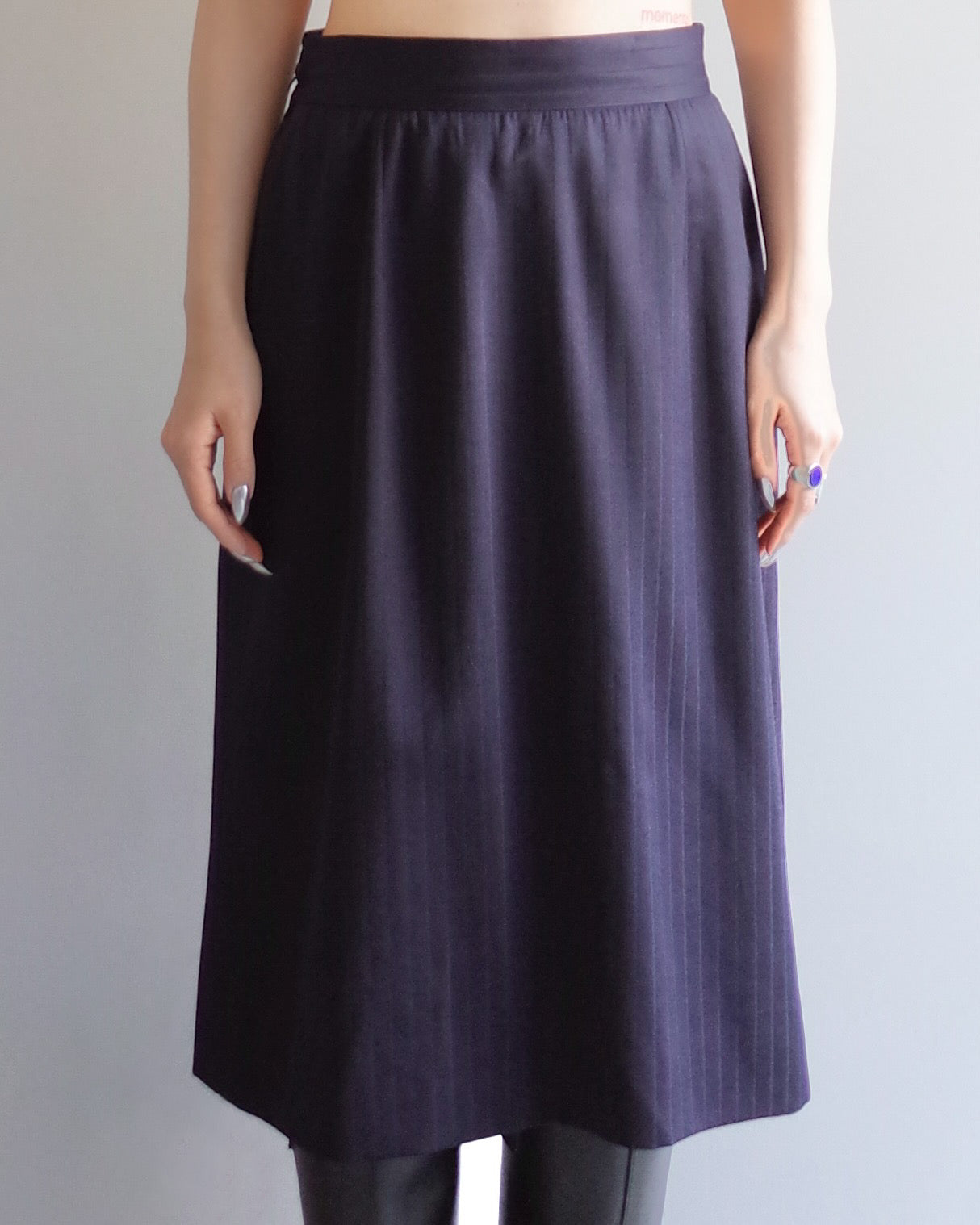 Used / BACK PLEATS MIDI SKIRT