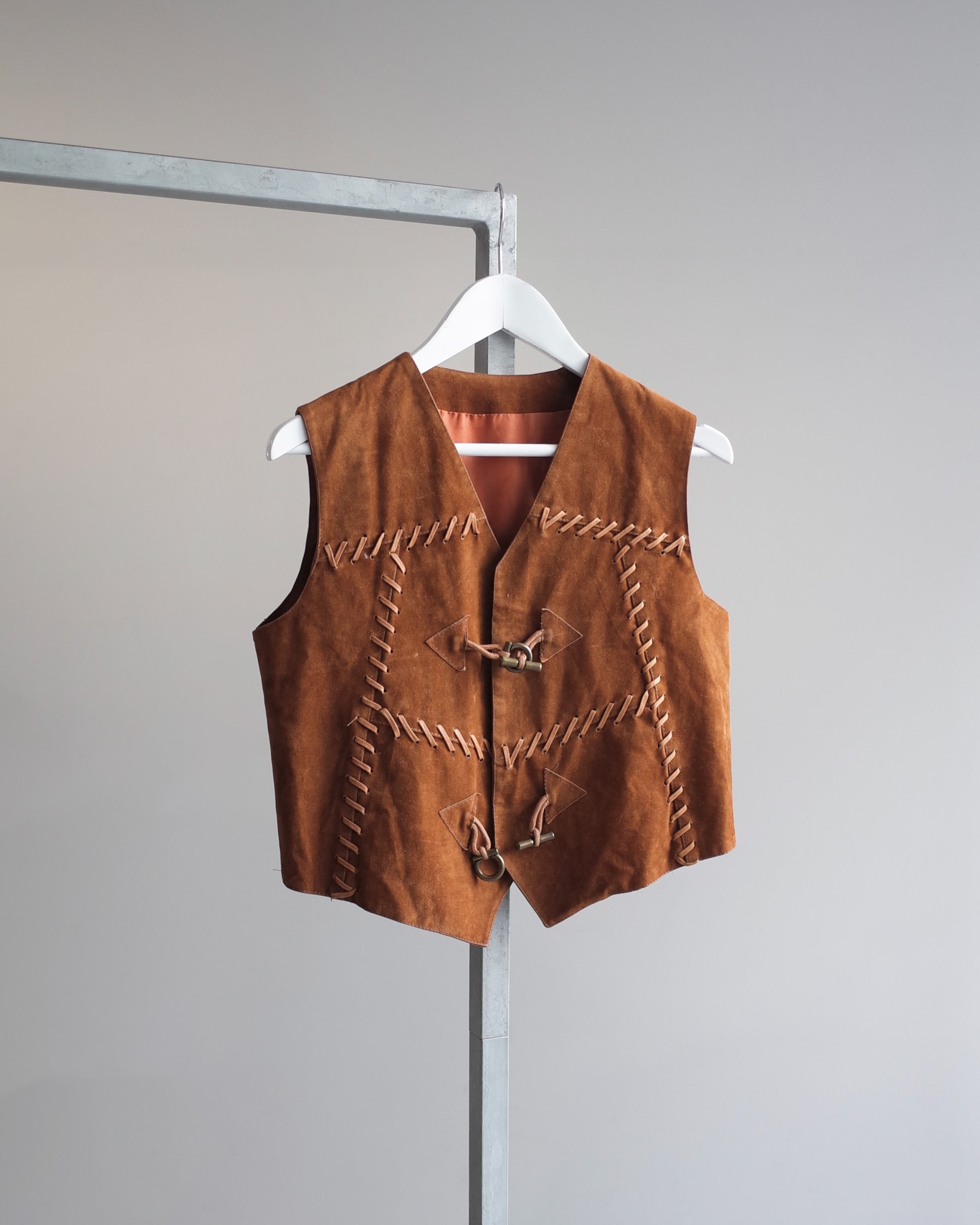 Used / LEATHER SHORT VEST