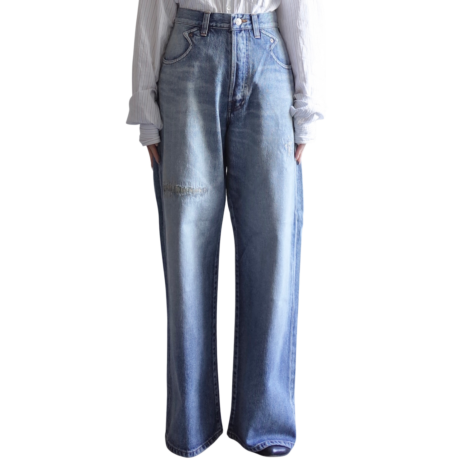 DISTRESSED LOVELY JEANS