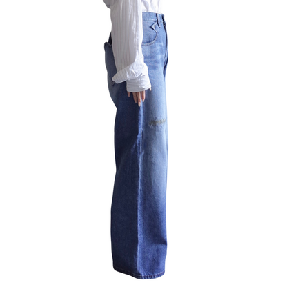 DISTRESSED LOVELY JEANS