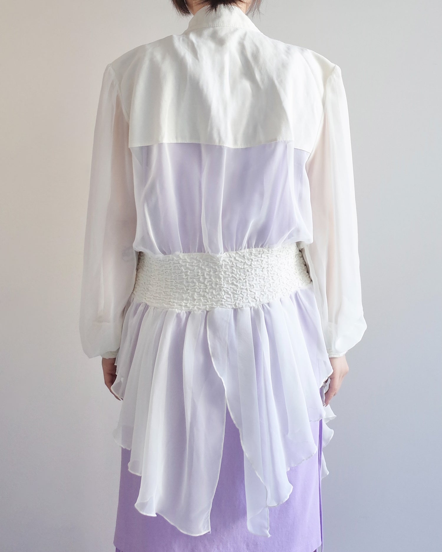 Used / LACE GOWN
