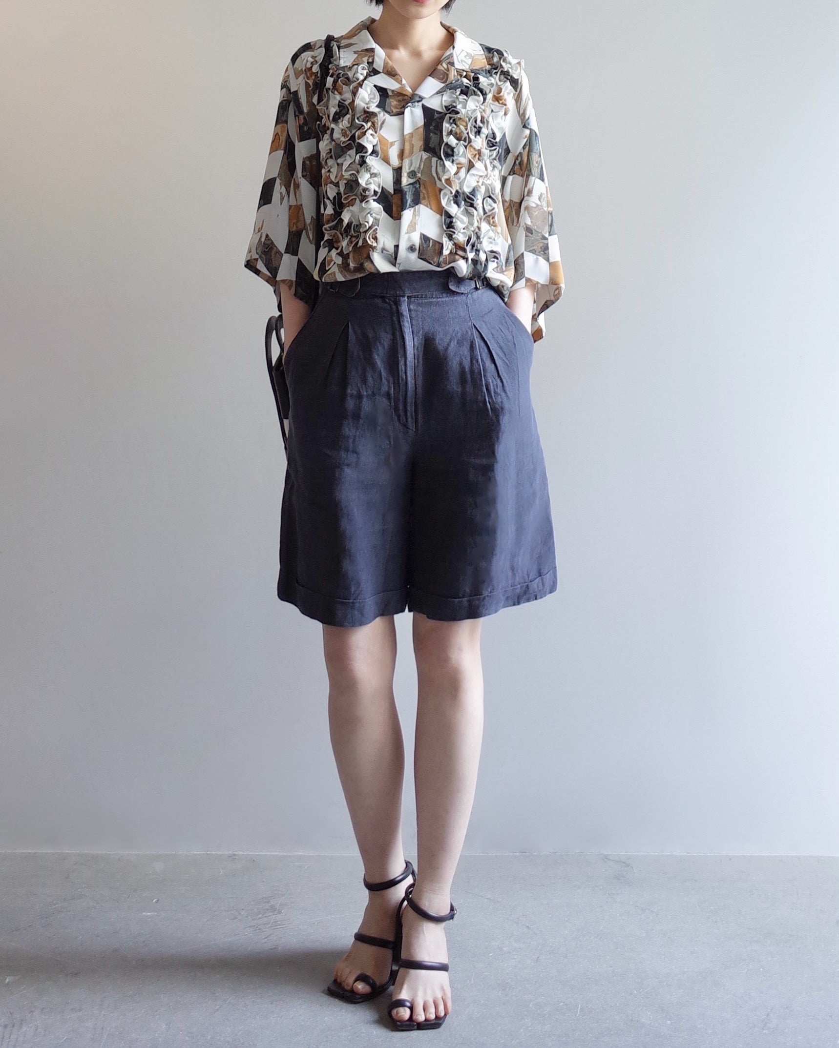 Used  / ARMANI JEANS LINEN GURKHA SHORTS