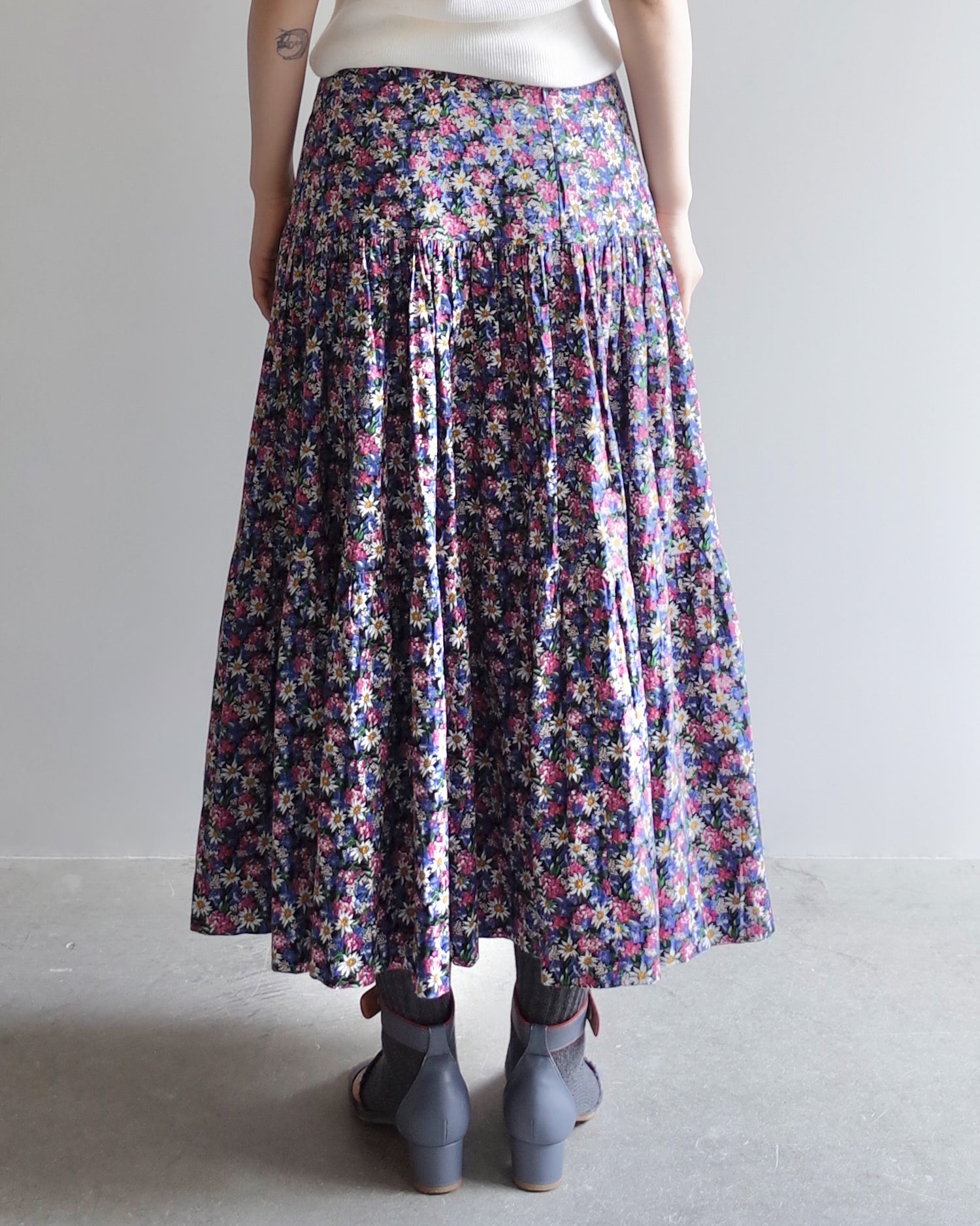 Used / LONG FLARE SKIRT