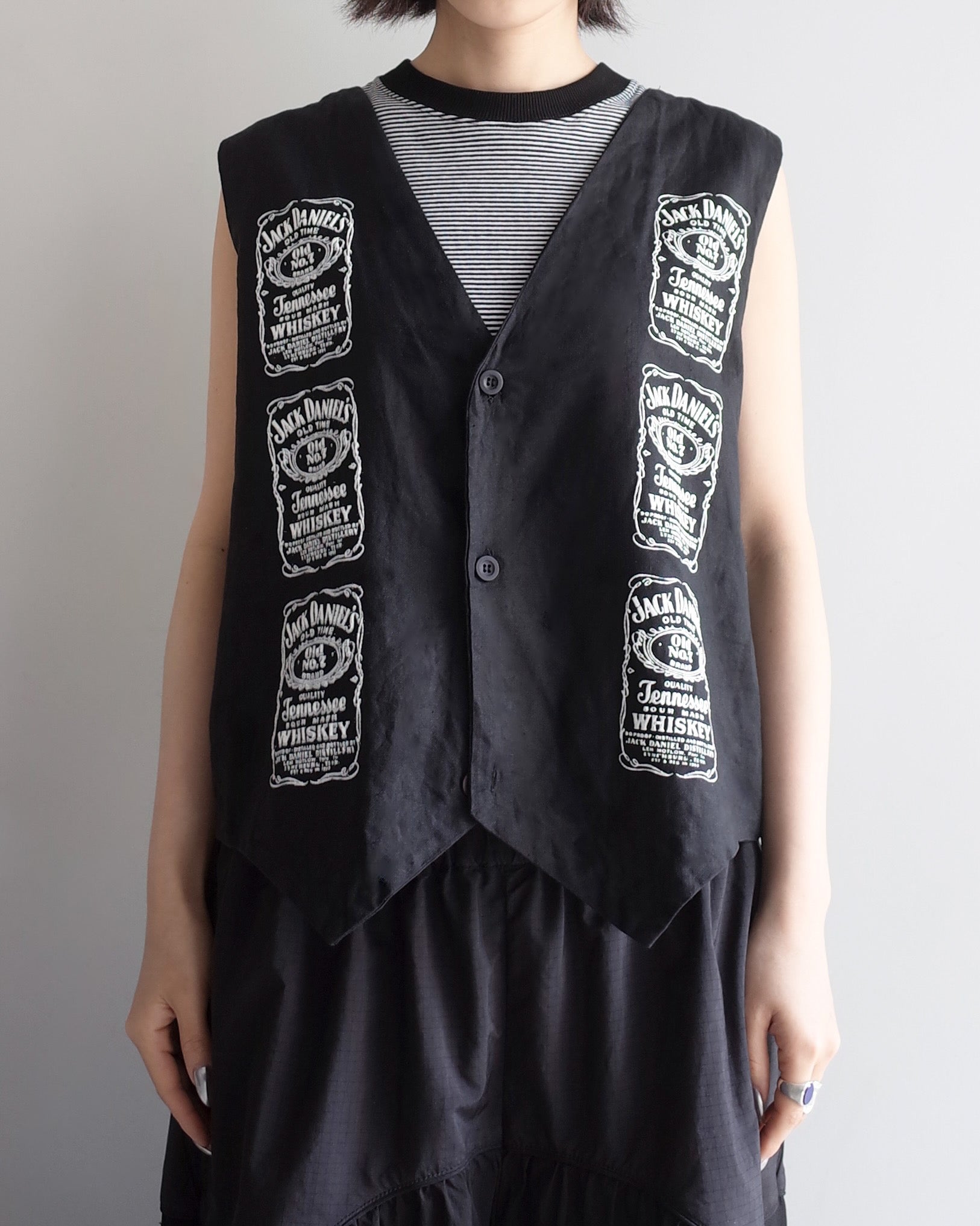 Used / V NECK VEST