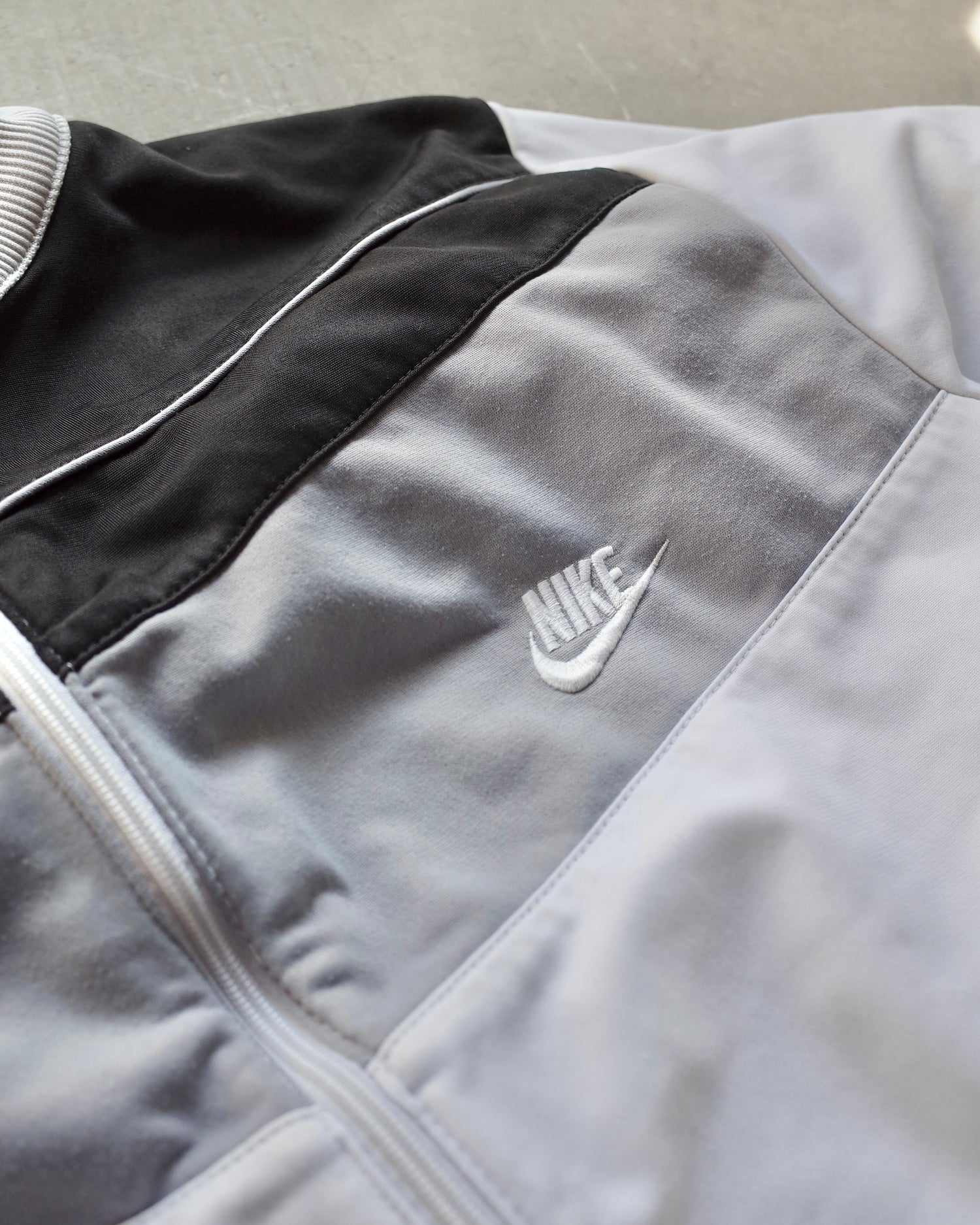 Used / NIKE TRACK JACKET