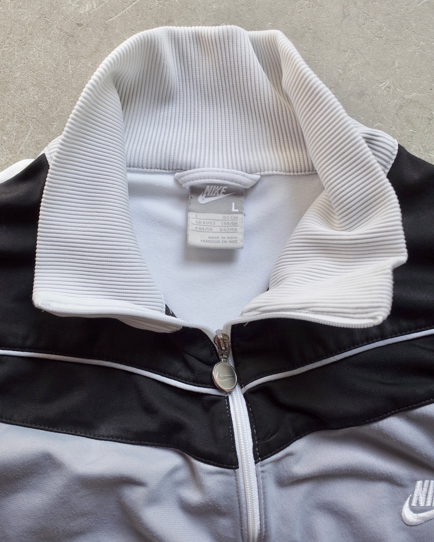 Used / NIKE TRACK JACKET