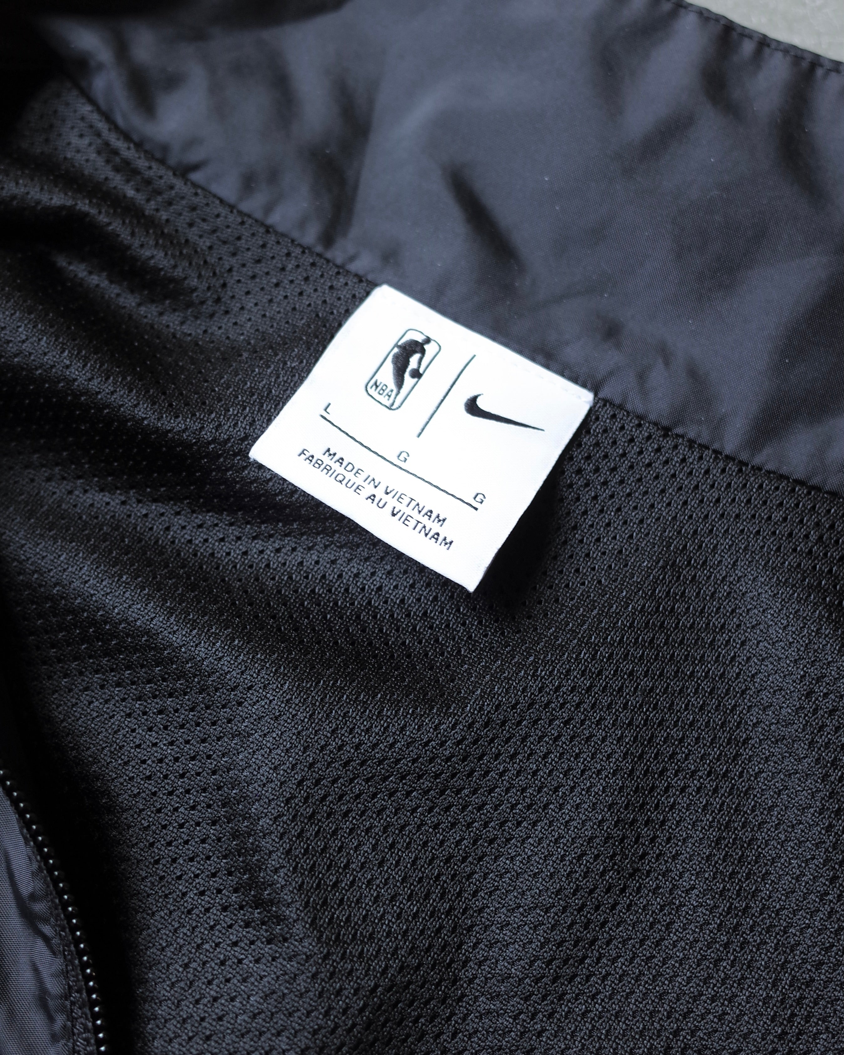 Used / NIKE TRACK JACKET