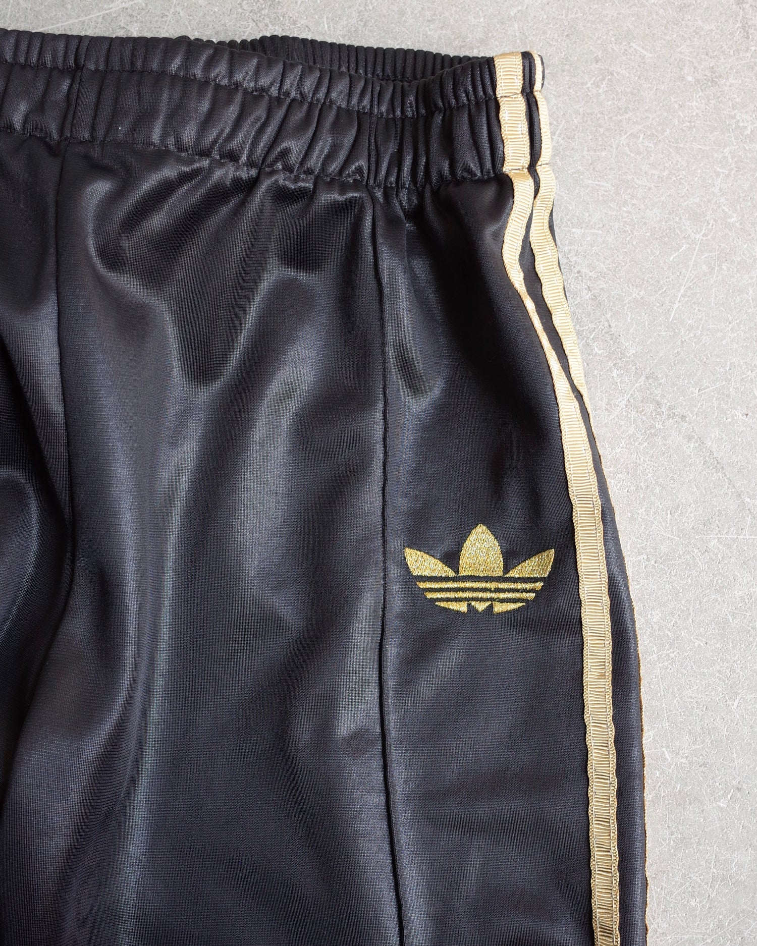 ★Used  / adidas TRACK PANTS