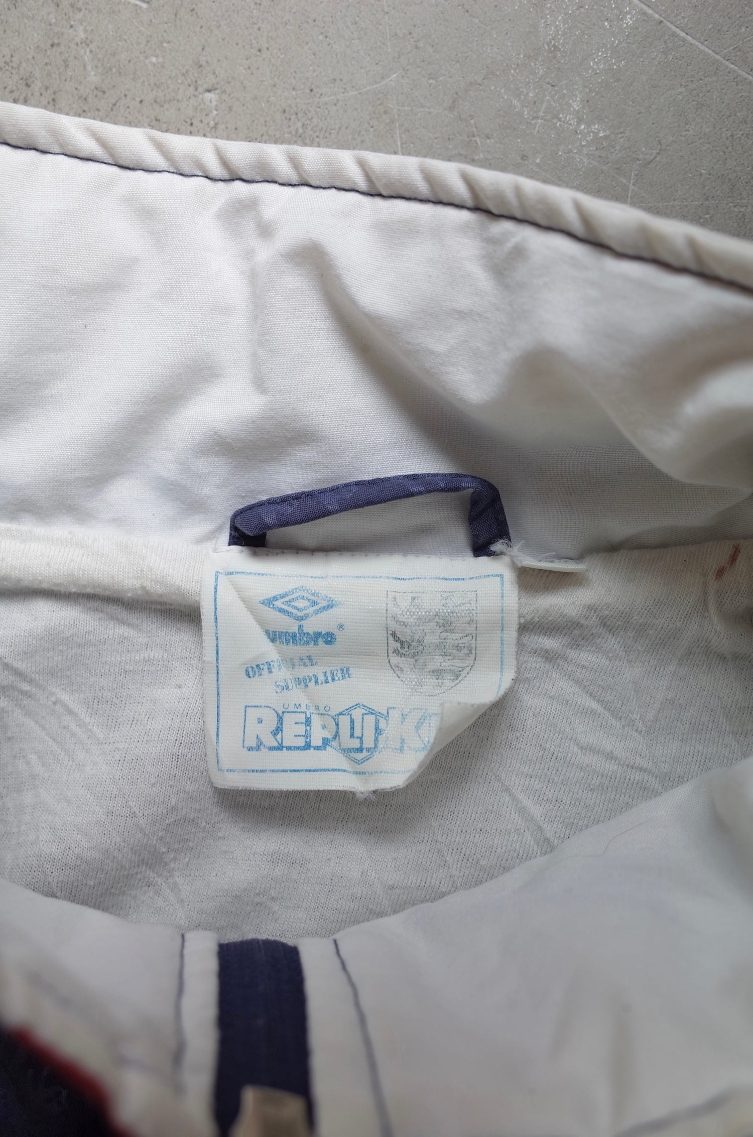 Used / unbro NYLON JACKET