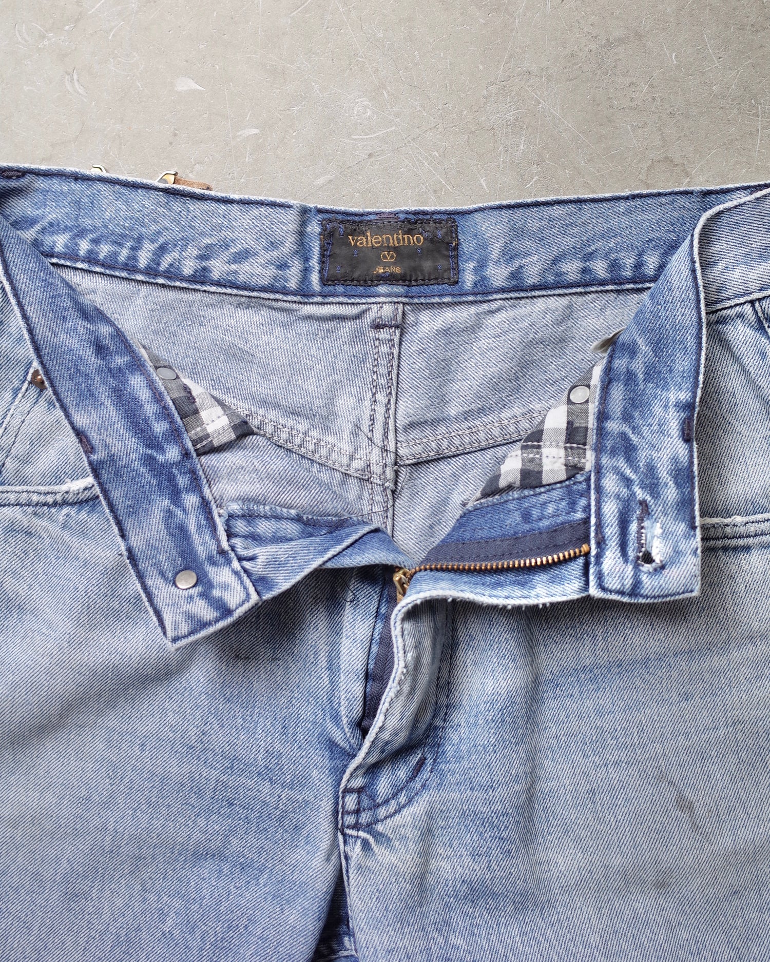 Used  / VALENTINO DENIM SHORTS