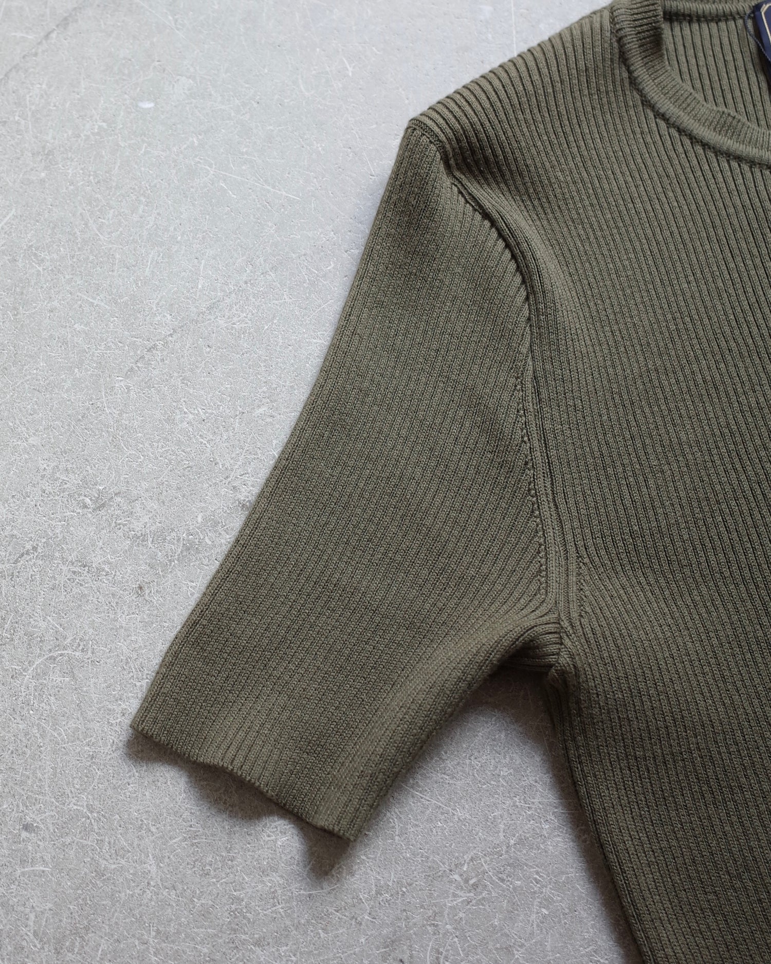BASIC RIBBED SHORT SLEEVE PULLOVER