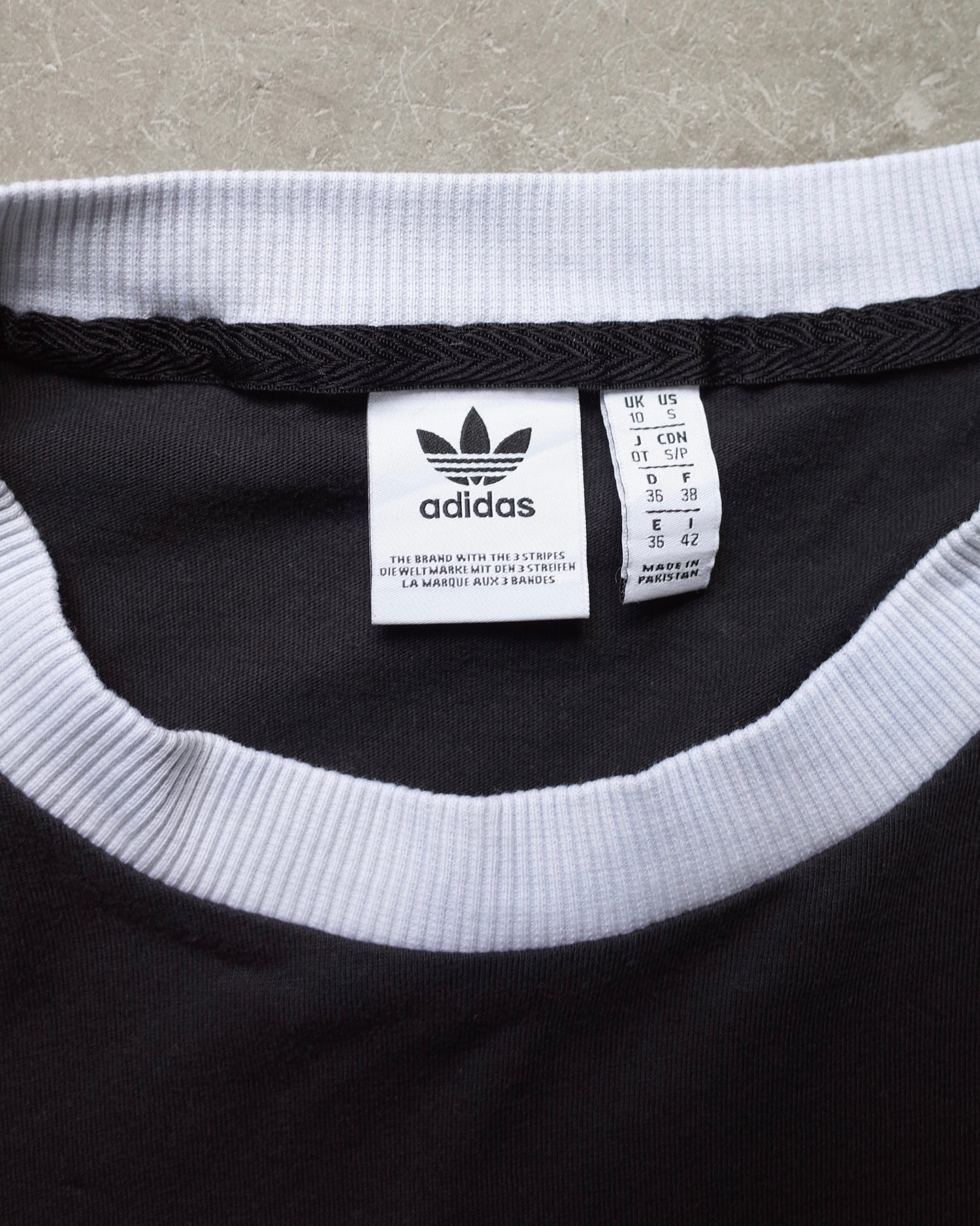 Used / adidas T-SHIRT