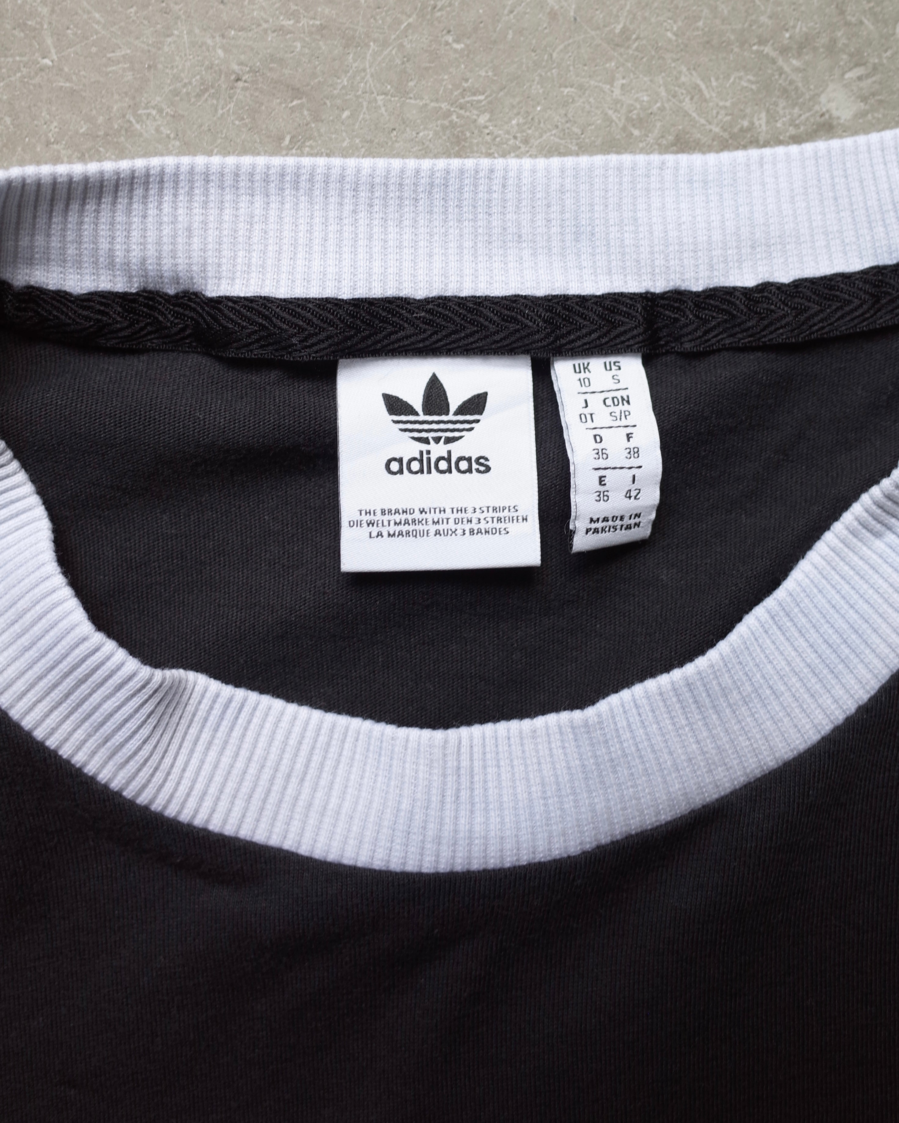 Used / adidas T-SHIRT
