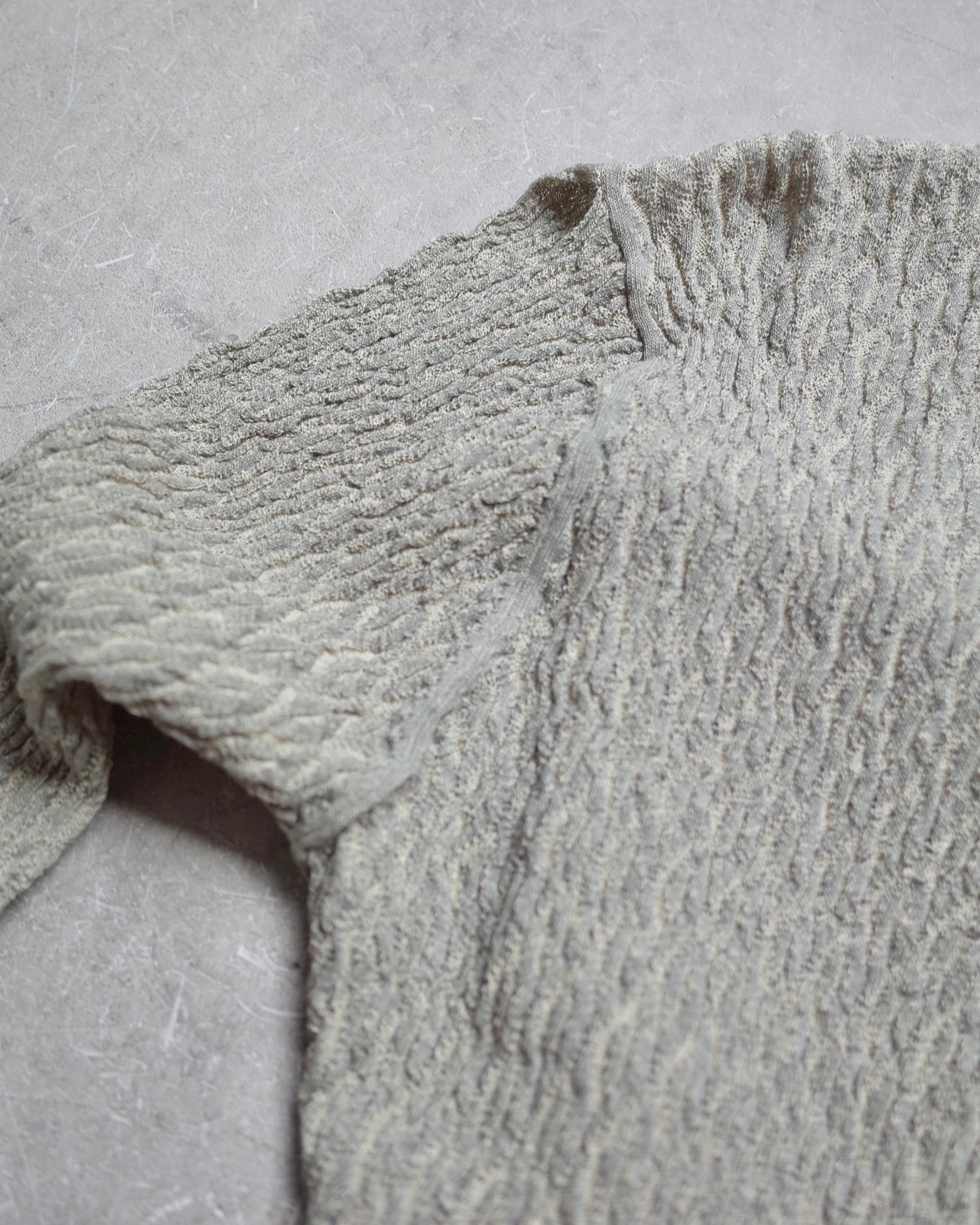 【期間限定】LINKS PATTERN SLEEVE SLIT PULLOVER