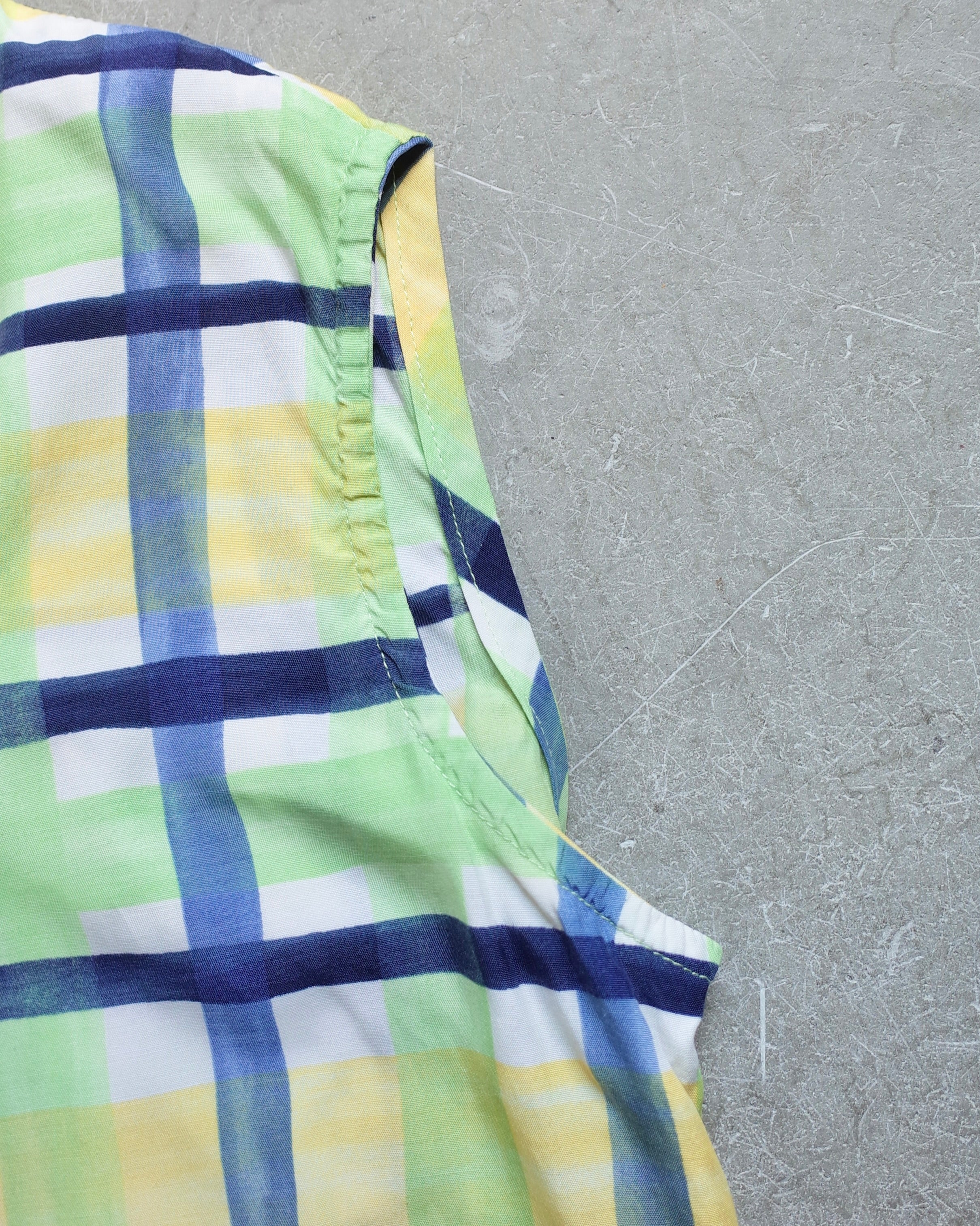 Used / SLEEVELESS SHIRT
