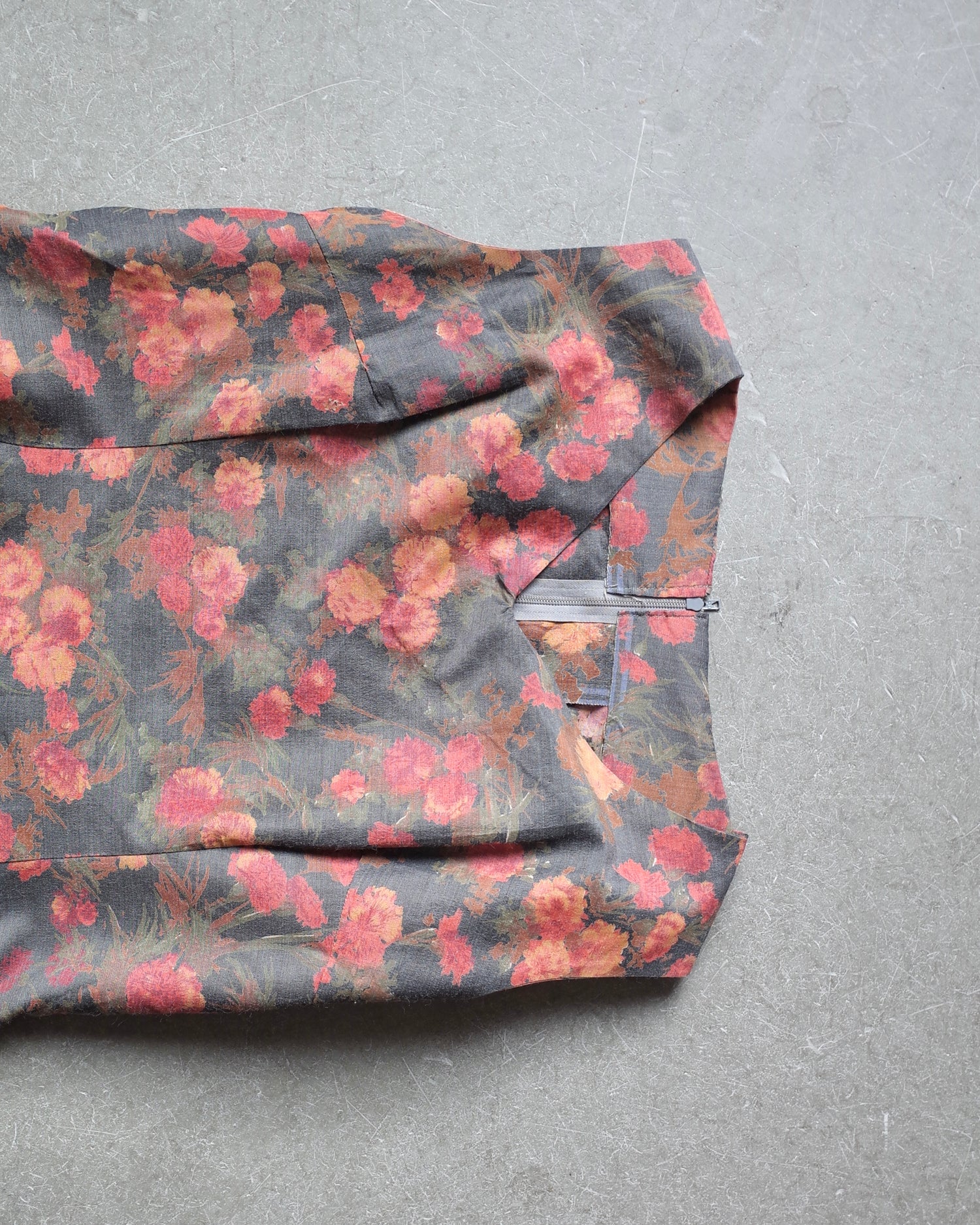 Used / HANDMADE SLEEVELES ONEPIECE