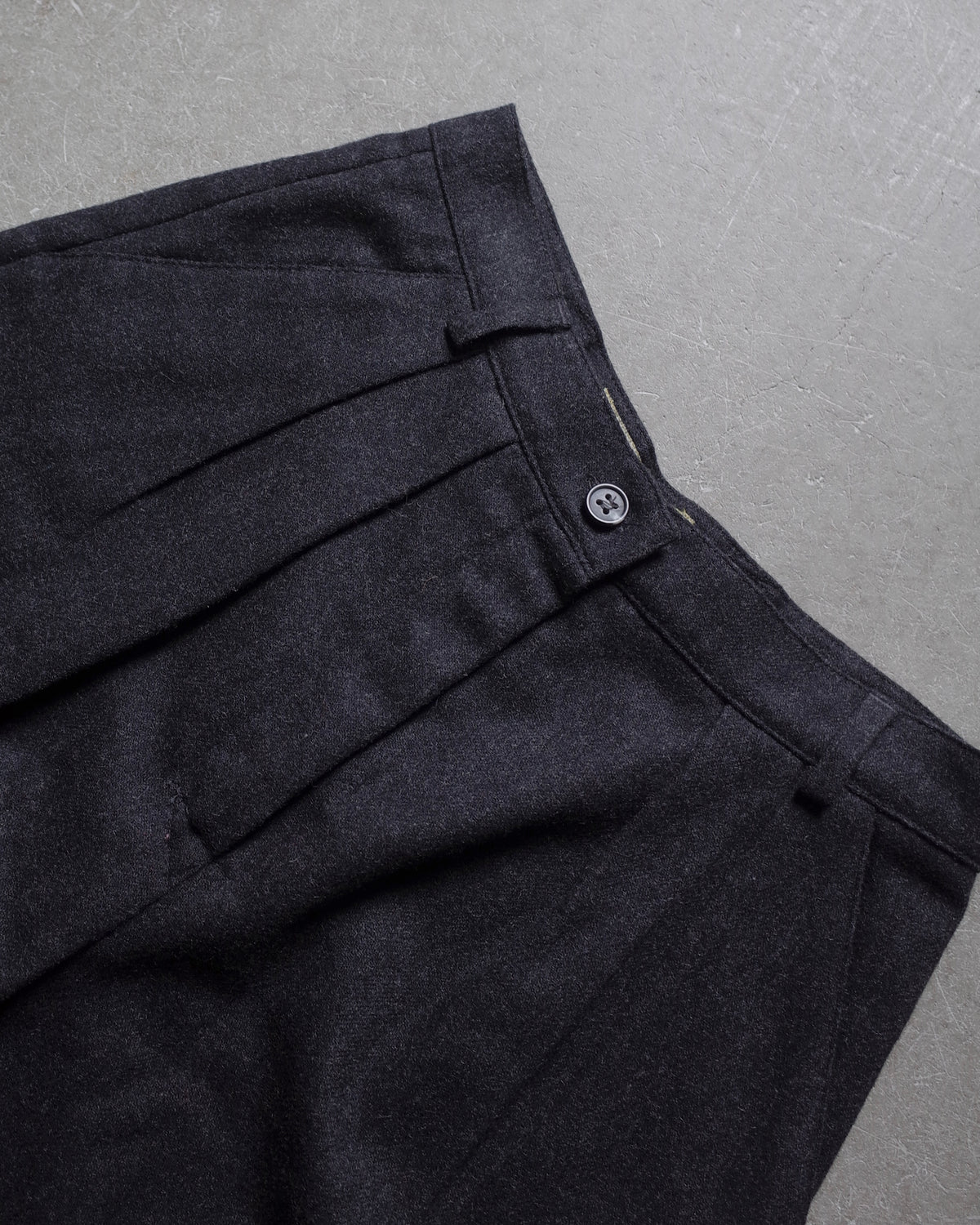 Used / WOOL TAPERED PANTS