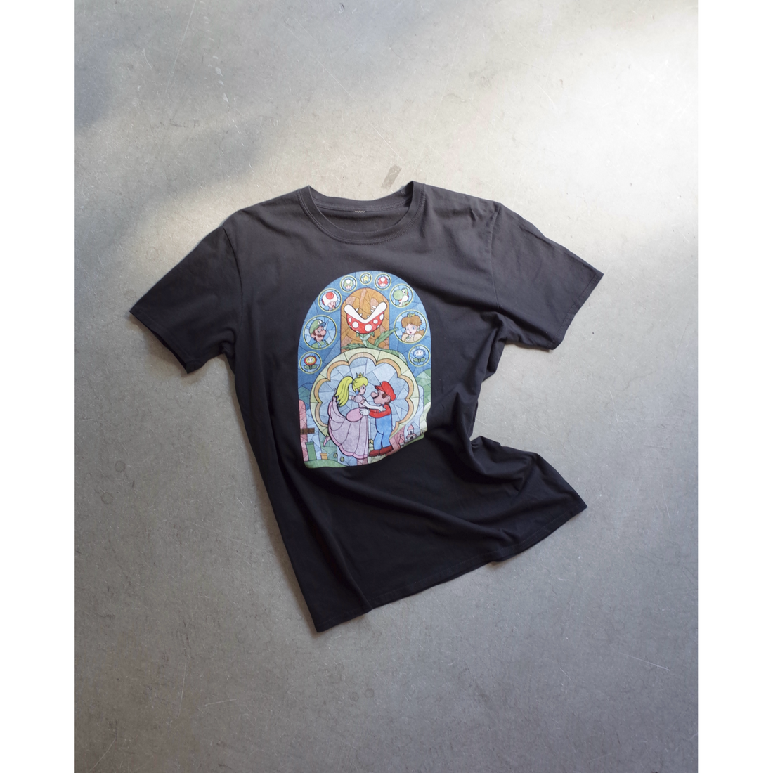 Used /  CHARACTER T-SHIRT