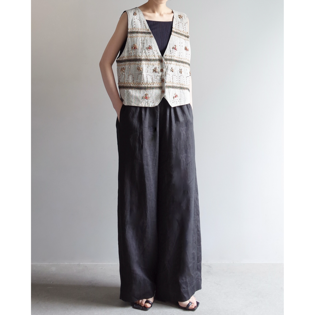 Used / VEST